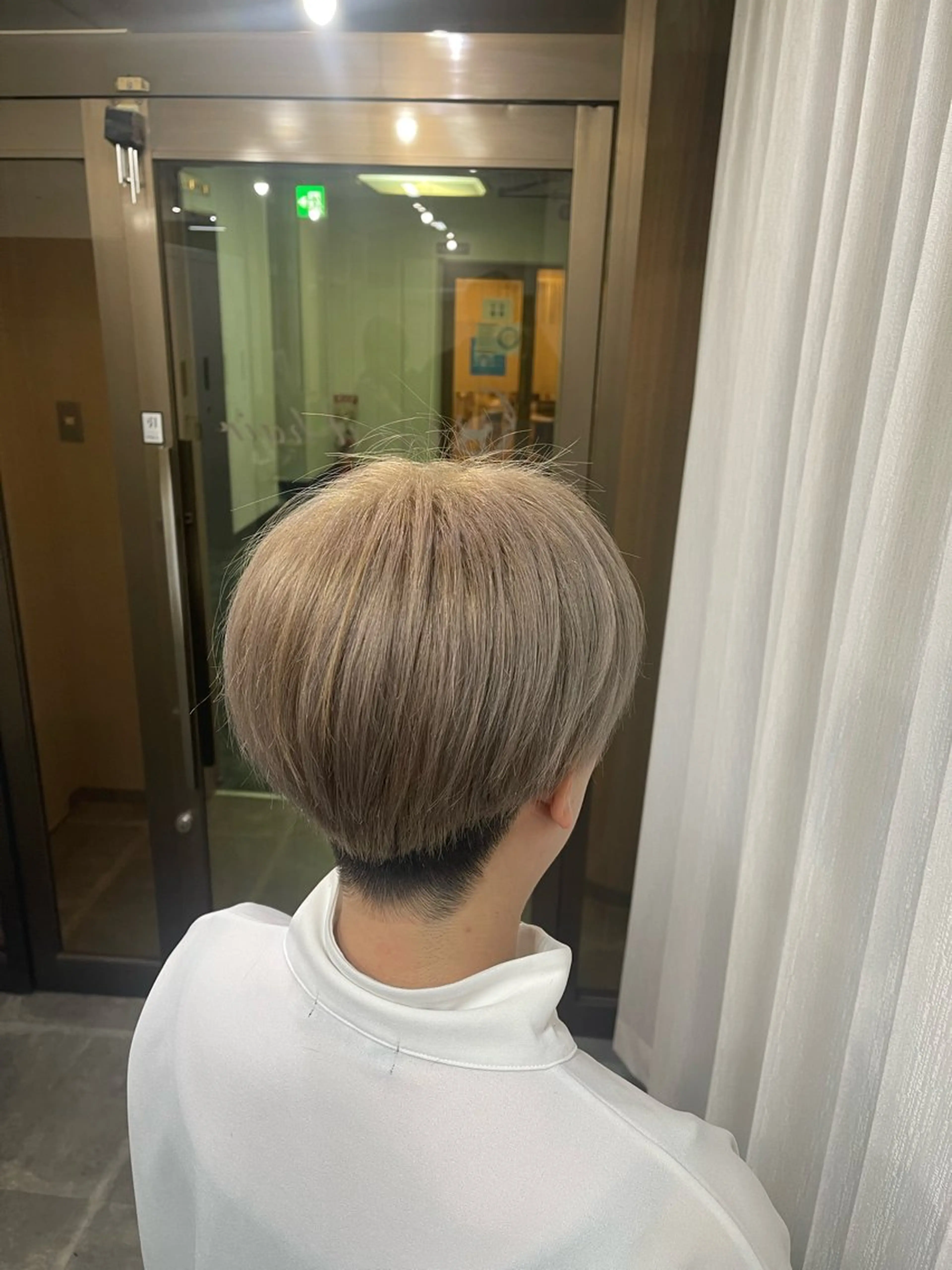 ショート カラー ベージュカラー ブリーチ ケアブリーチ デザインカラー ダブルカラー カット ヘアカラー トリートメント SOYON西大寺店所属・ダブルカラー/ 髪質改善💎安藤のヘアスタイル