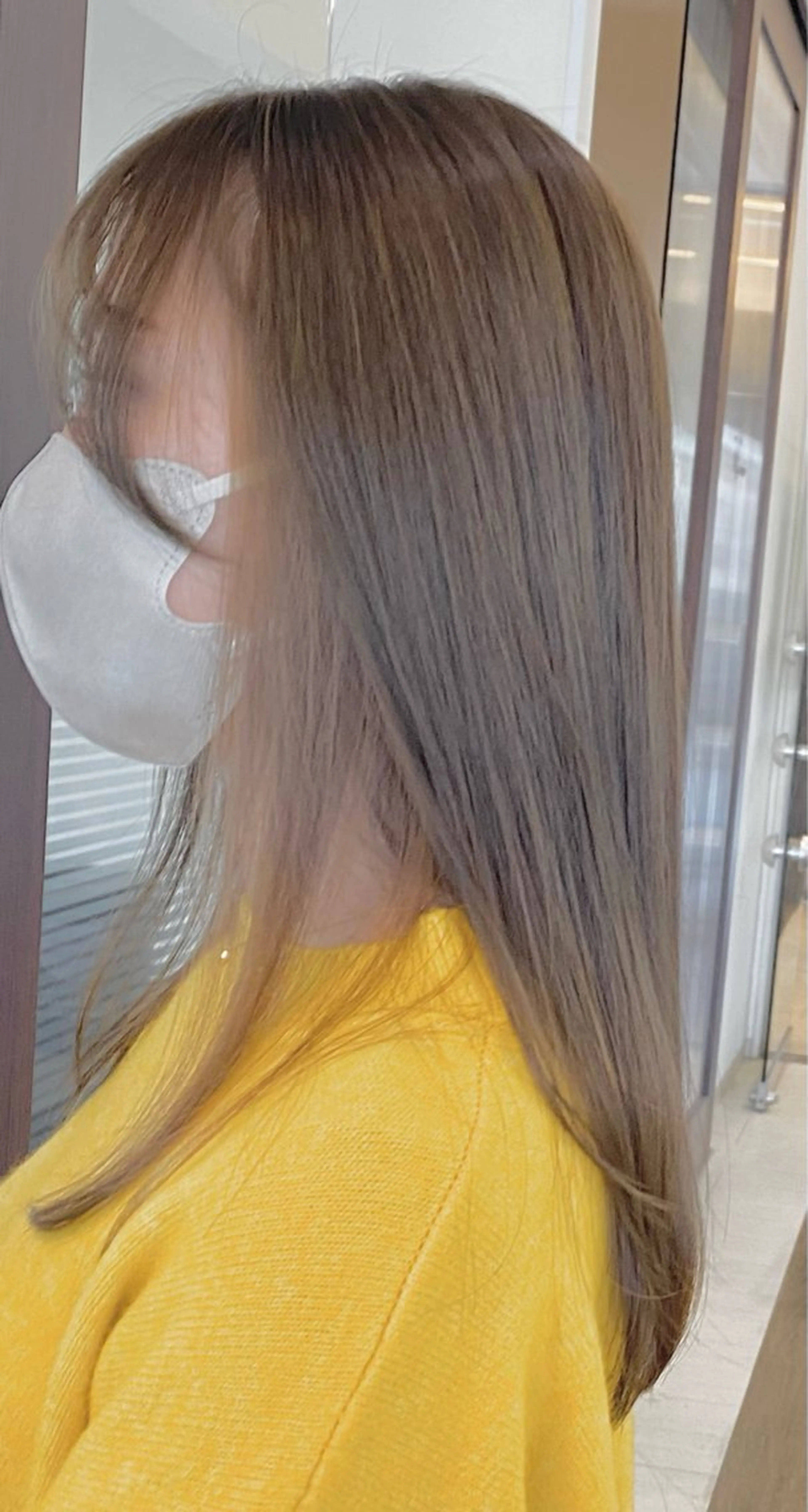 セミロング 鈴木 千恵子のヘアスタイル