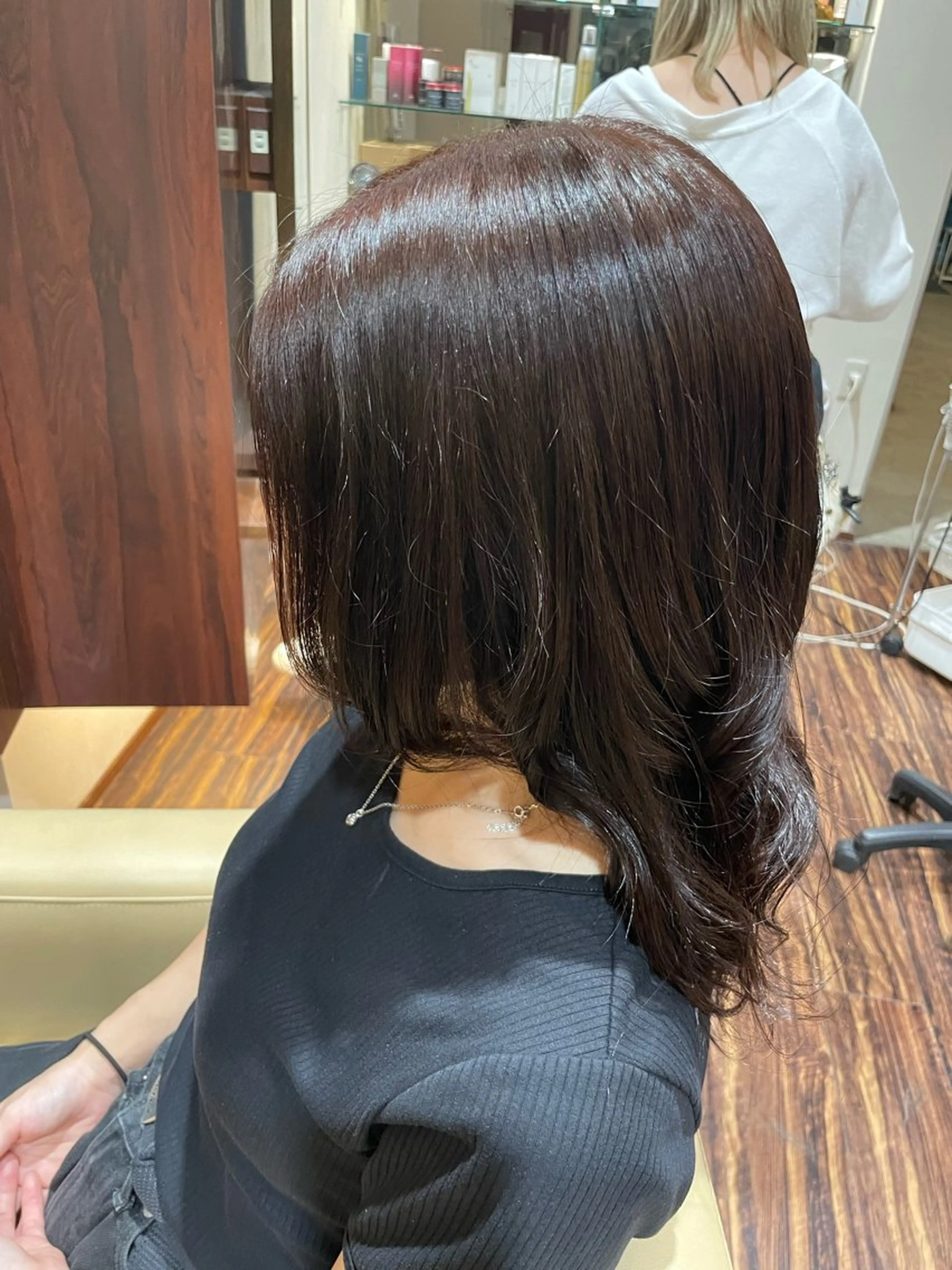 カラー 金子 珠梨のヘアスタイル