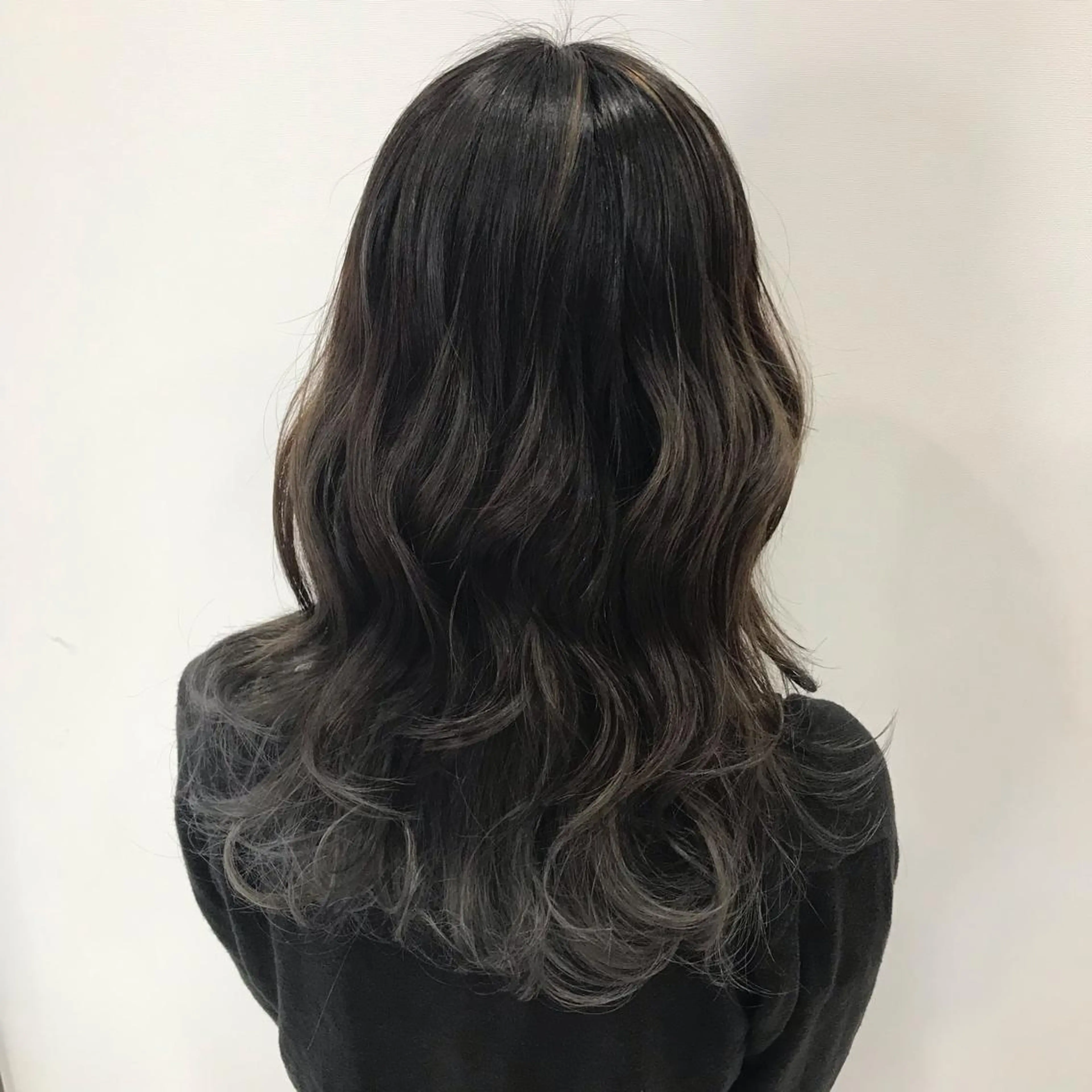 セミロング カラー ヘアアレンジ 佐山 聖玲奈のヘアスタイル
