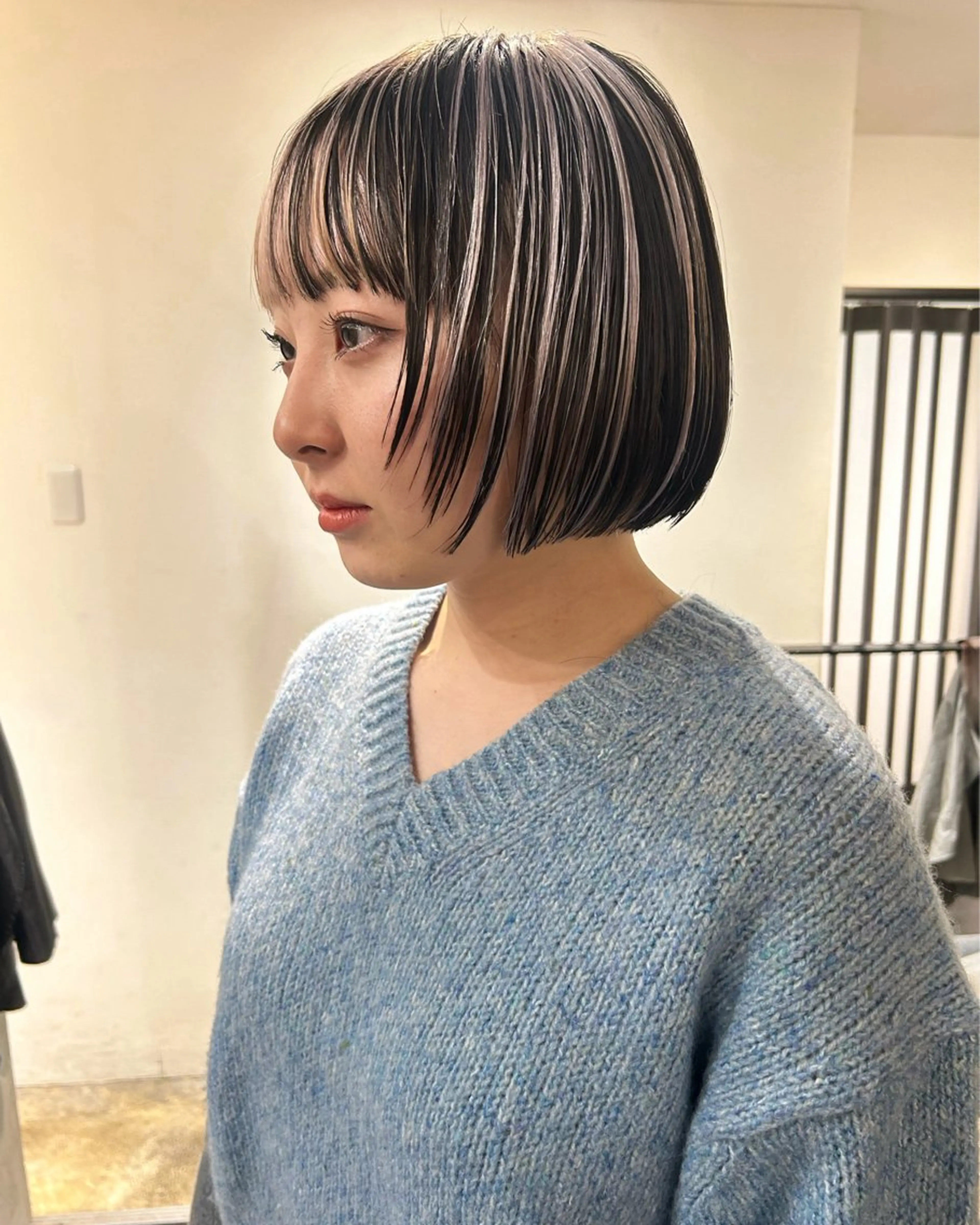 ショート カラー ブリーチ ハイライトカラー ハイライト カット ヘアカラー トリートメント Loom.所属・村上雅人 ナチュラルモードのヘアスタイル