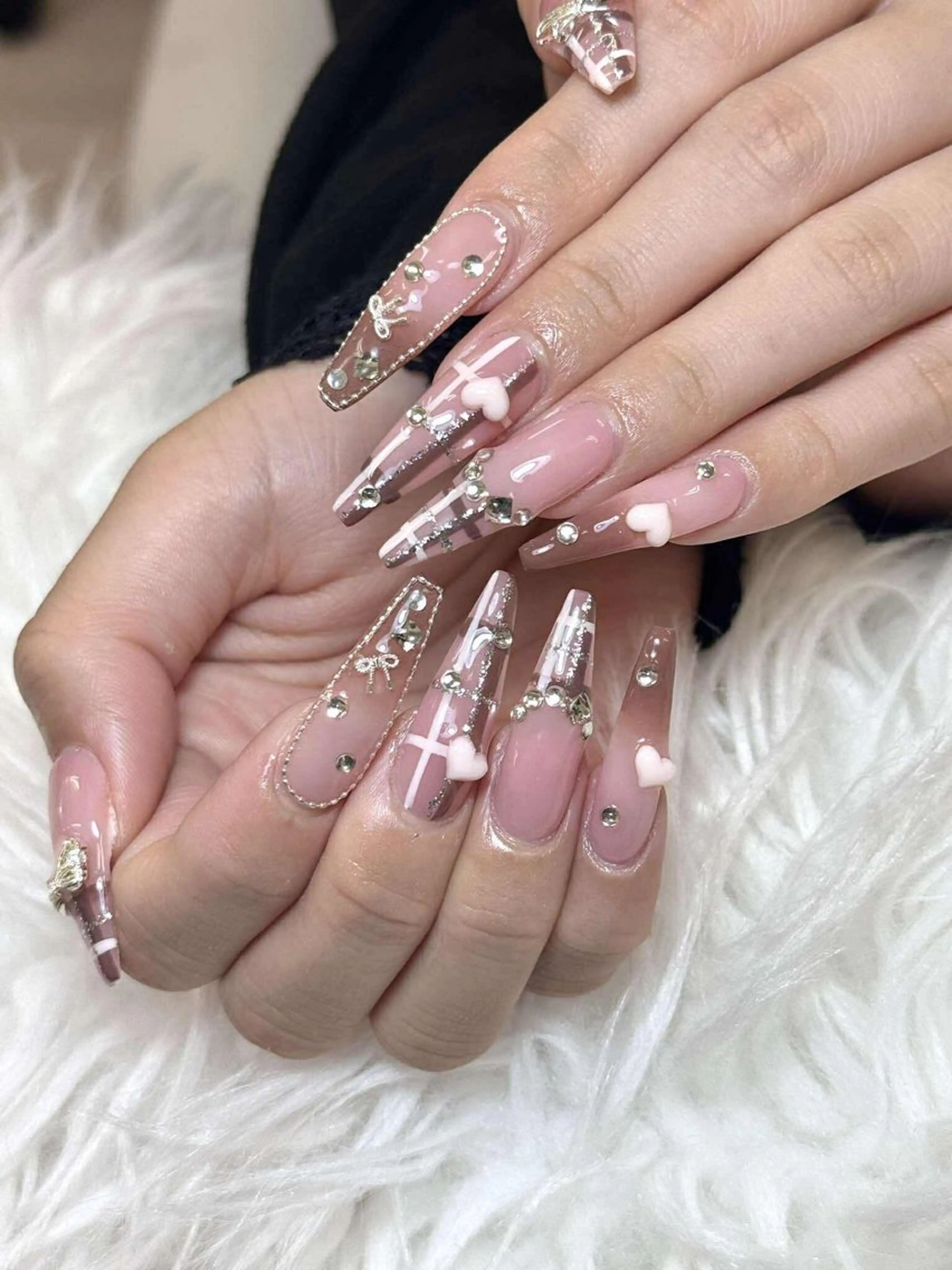 ネイル アートネイル オーロラネイル チークネイル 長さ出し フットネイル ハンドネイル フットネイル ハンドケア Noiranail_ studio所属・Noiranail_ studioのネイルデザイン