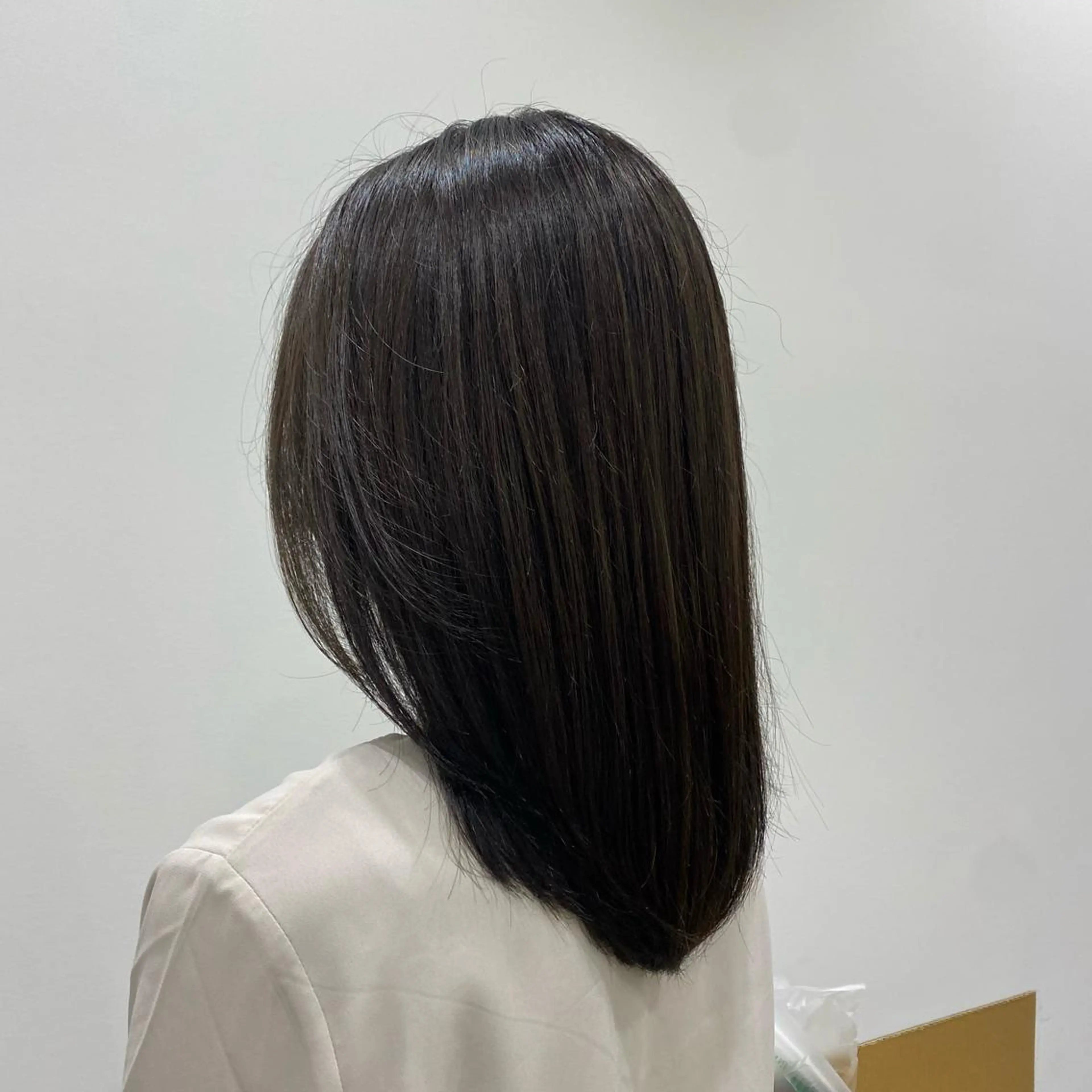 ミディアム カラー カット ヘアカラー トリートメント 佐藤 悠衣/透明感 カラー/似合わせ前髪のヘアスタイル