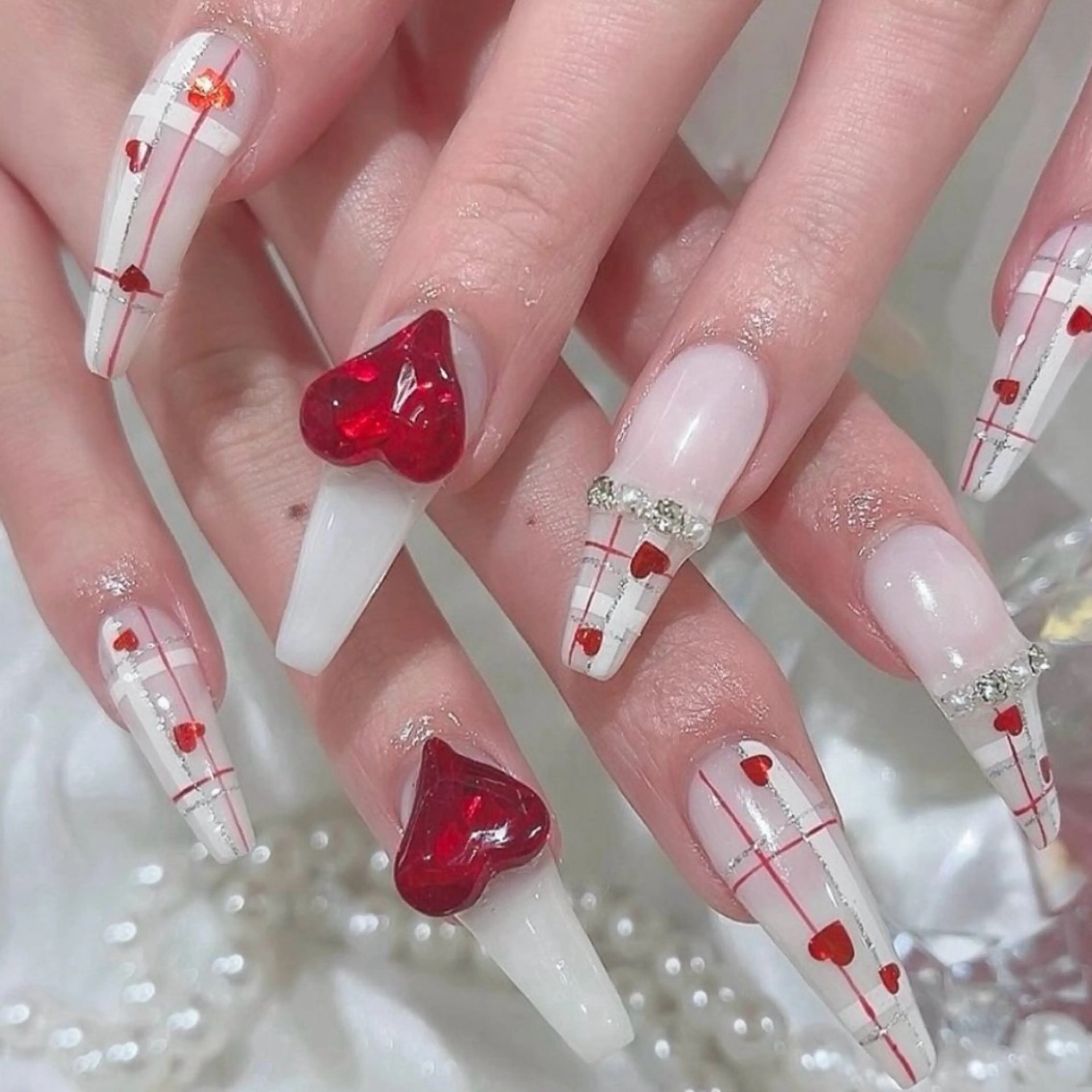 ネイル 成人式 ジェルネイル ロングネイル マグネットネイル ミディアムネイル ハンドネイル Momoa nail salon所属・MoMoA Nail ネイル長さ出し専門店のネイルデザイン