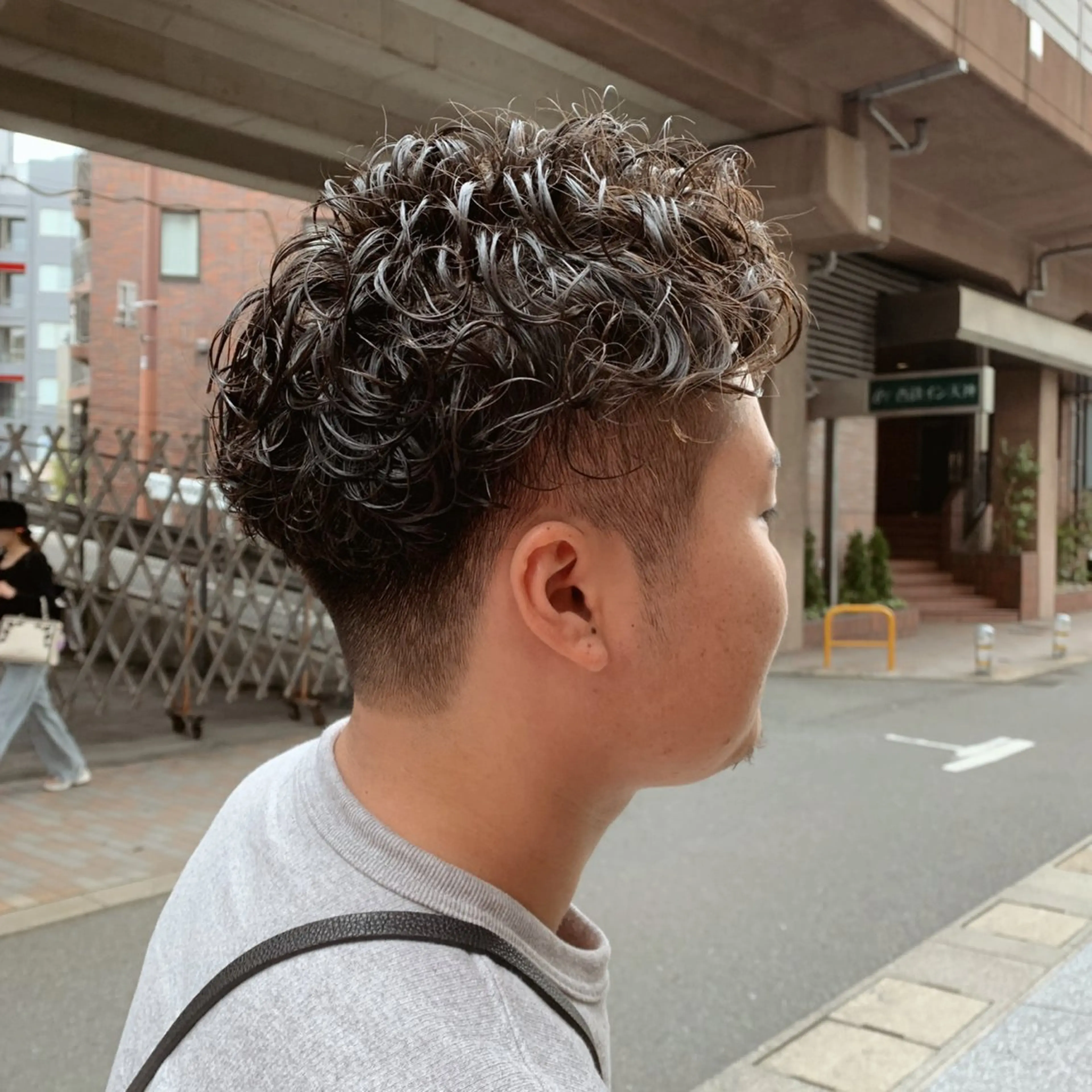 メンズ メンズパーマ Pluss所属・船曳 亜海のヘアスタイル
