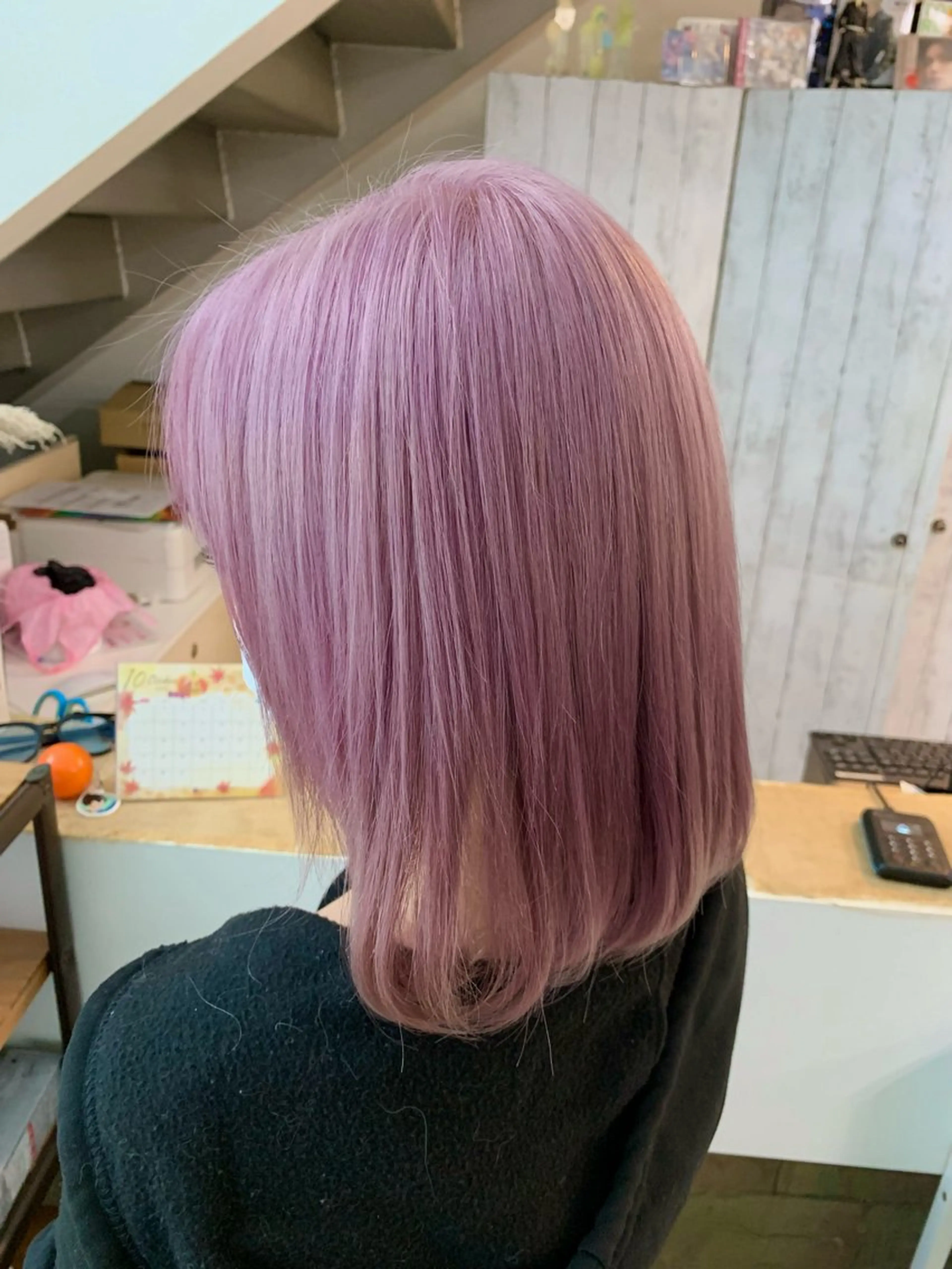 ショート カラー ベージュカラー ラベンダーカラー ラベンダーベージュ ヘアカラー トリートメント 小笠原 菜緒のヘアスタイル