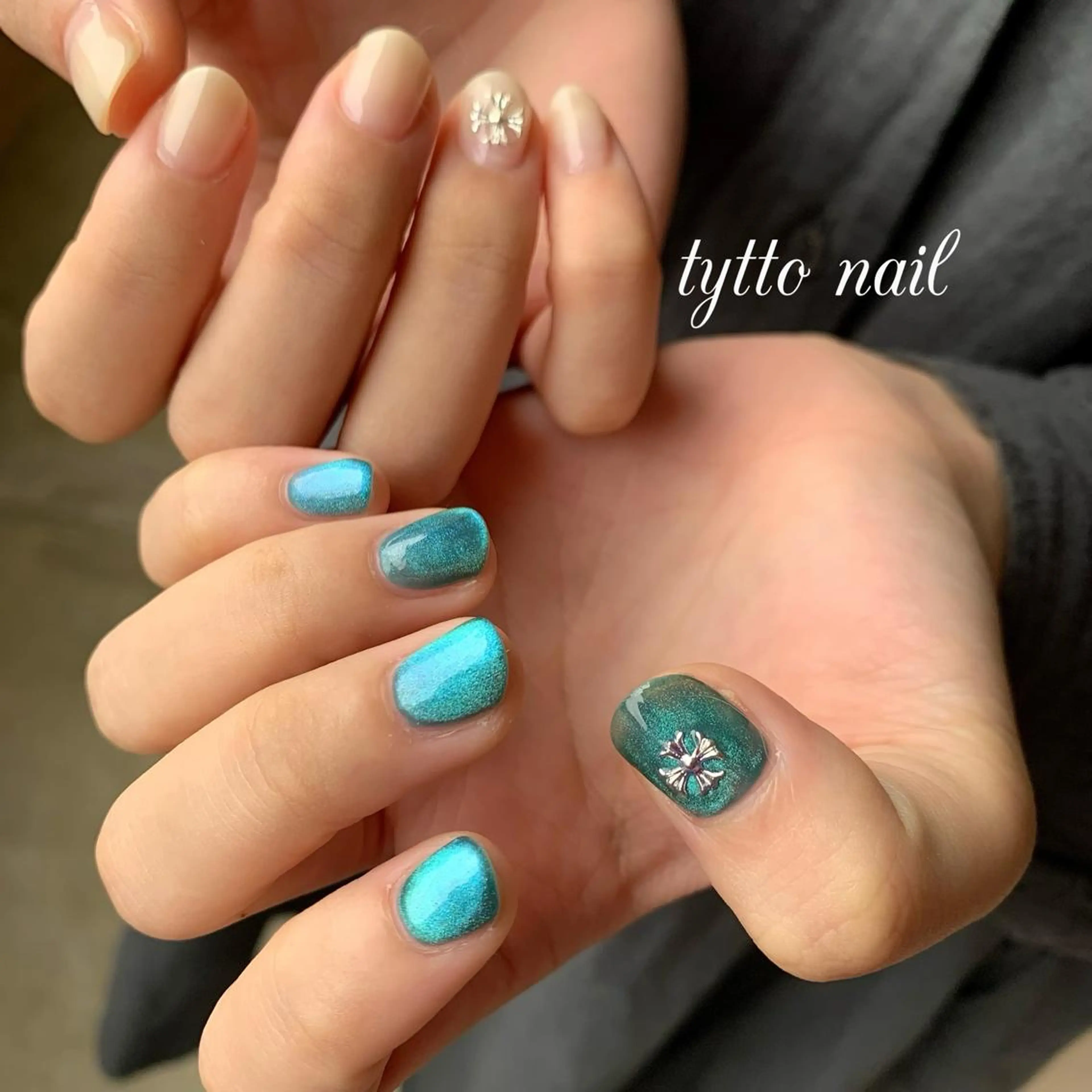 ネイル グラデーション キラキラネイル 韓国ネイル マグネットネイル ビー玉ネイル ハンドネイル tytto nail ❤︎‪‪eri‪‪のネイルデザイン