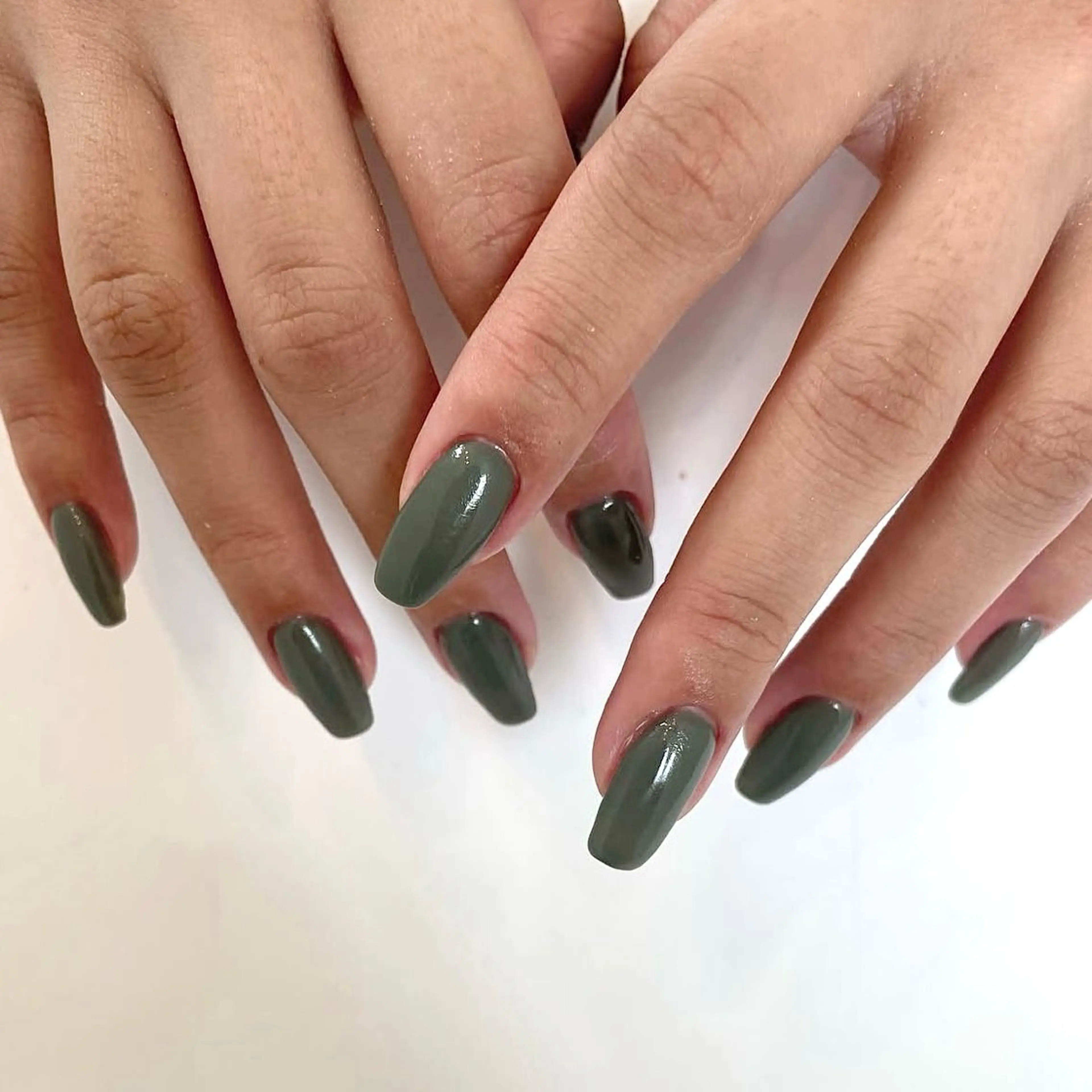 ネイル ジェルネイル グリーン ワンカラーネイル ハンドネイル WOL TOKYO lyn(ﾘﾝ)のネイルデザイン