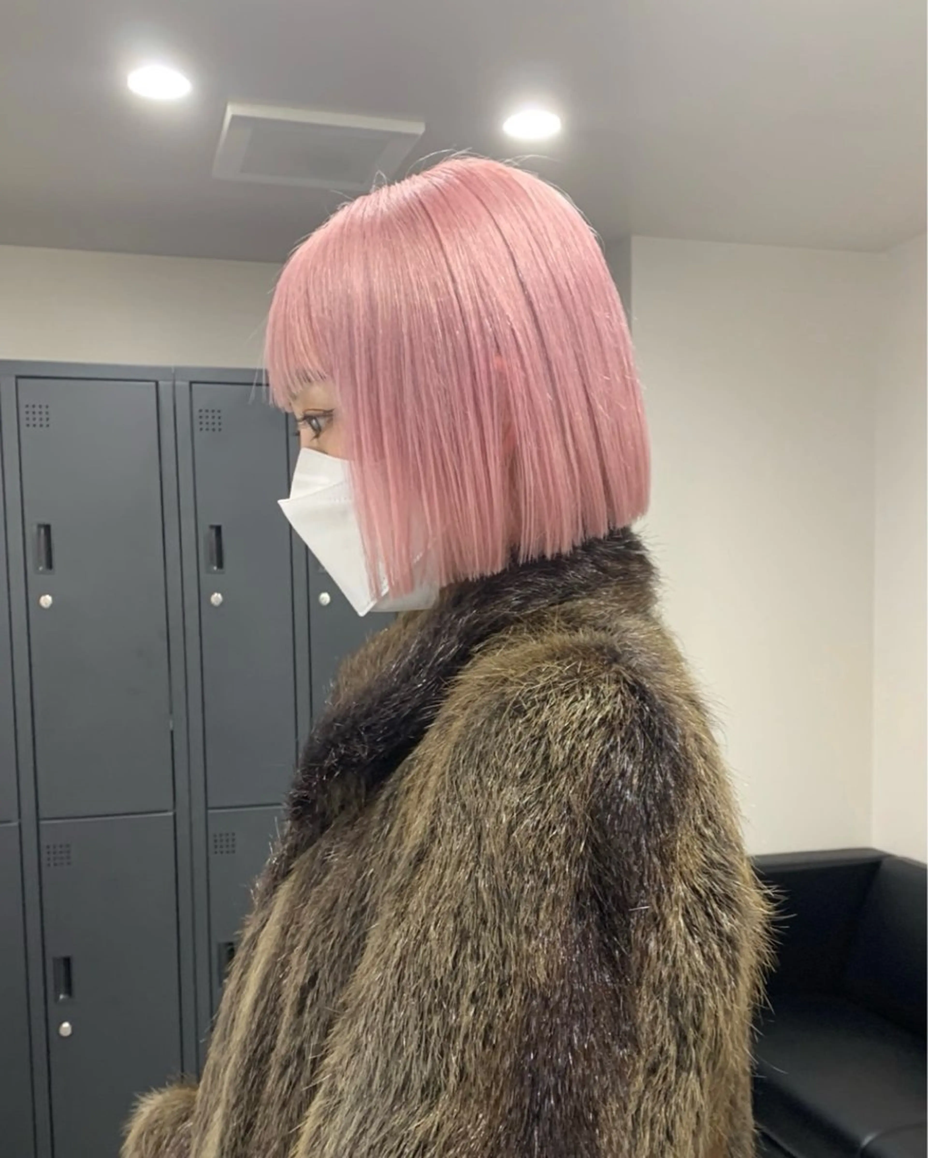 ミディアム ショート/ボブ/似 合わせ/顔周りカットのヘアスタイル