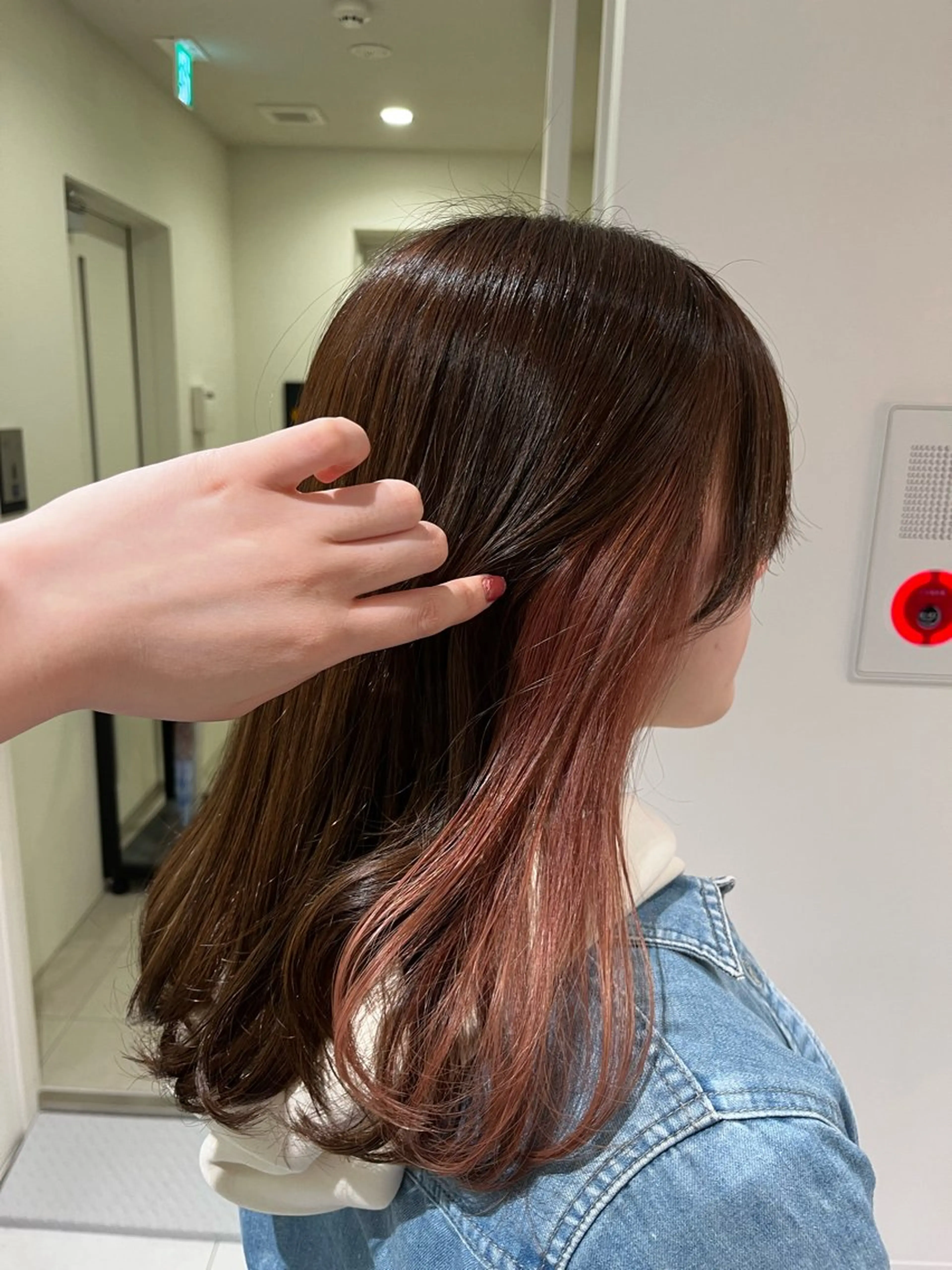 ロング カラー ベージュカラー ブリーチ インナーカラー ピンクカラー ピンクベージュ Eleanor 池袋 🧸Madoka🧸のヘアスタイル