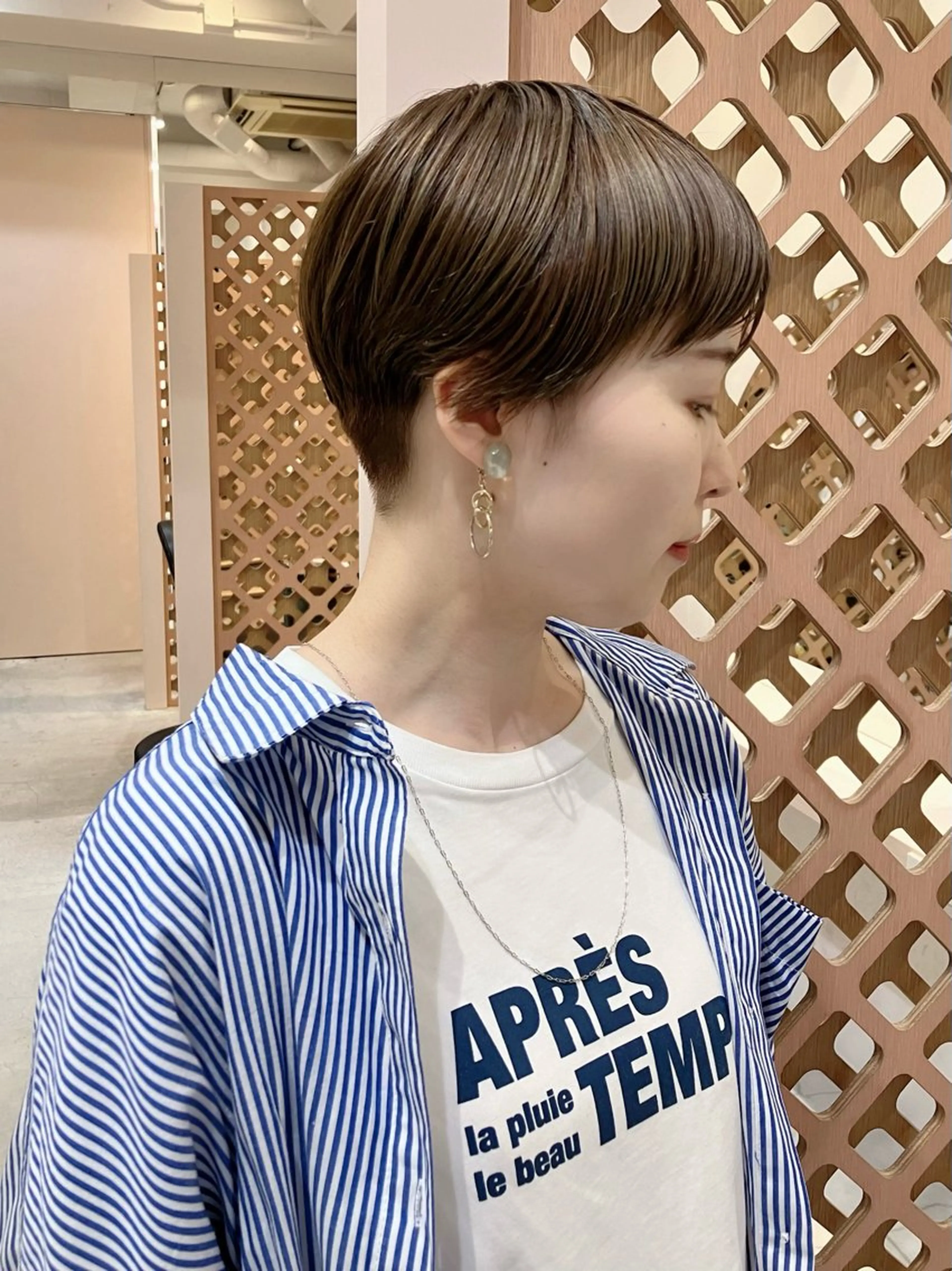 ショート カラー アディクシーカラー ショートヘア カット ヘアカラー 川間 将彦のヘアスタイル