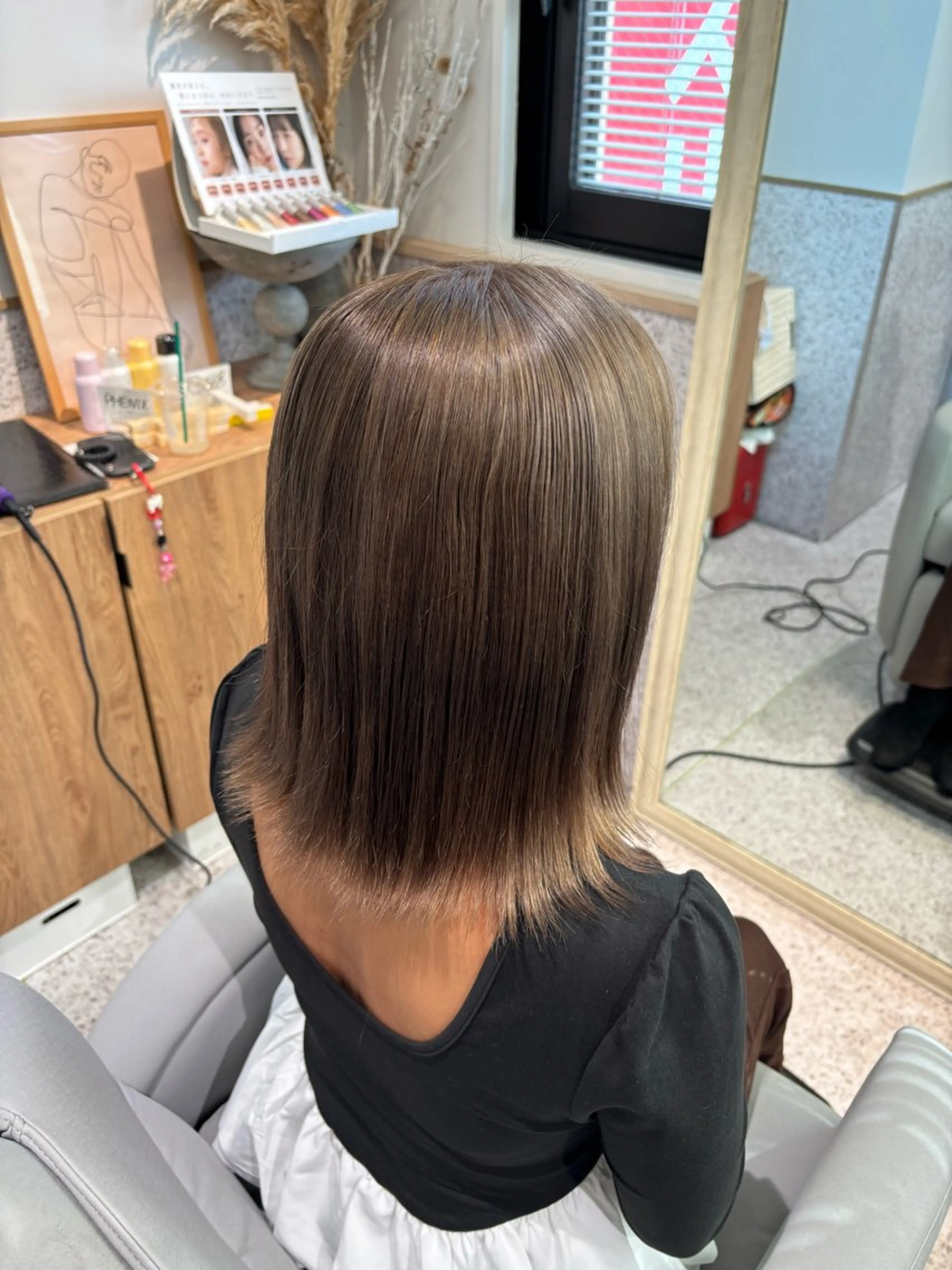 ミディアム カラー ミディアムパーマ ダブルカラー イヤリングカラー ハイライトカラー ハイトーンカラー 暖色カラー/ パリジェンヌ💟みくのヘアスタイル