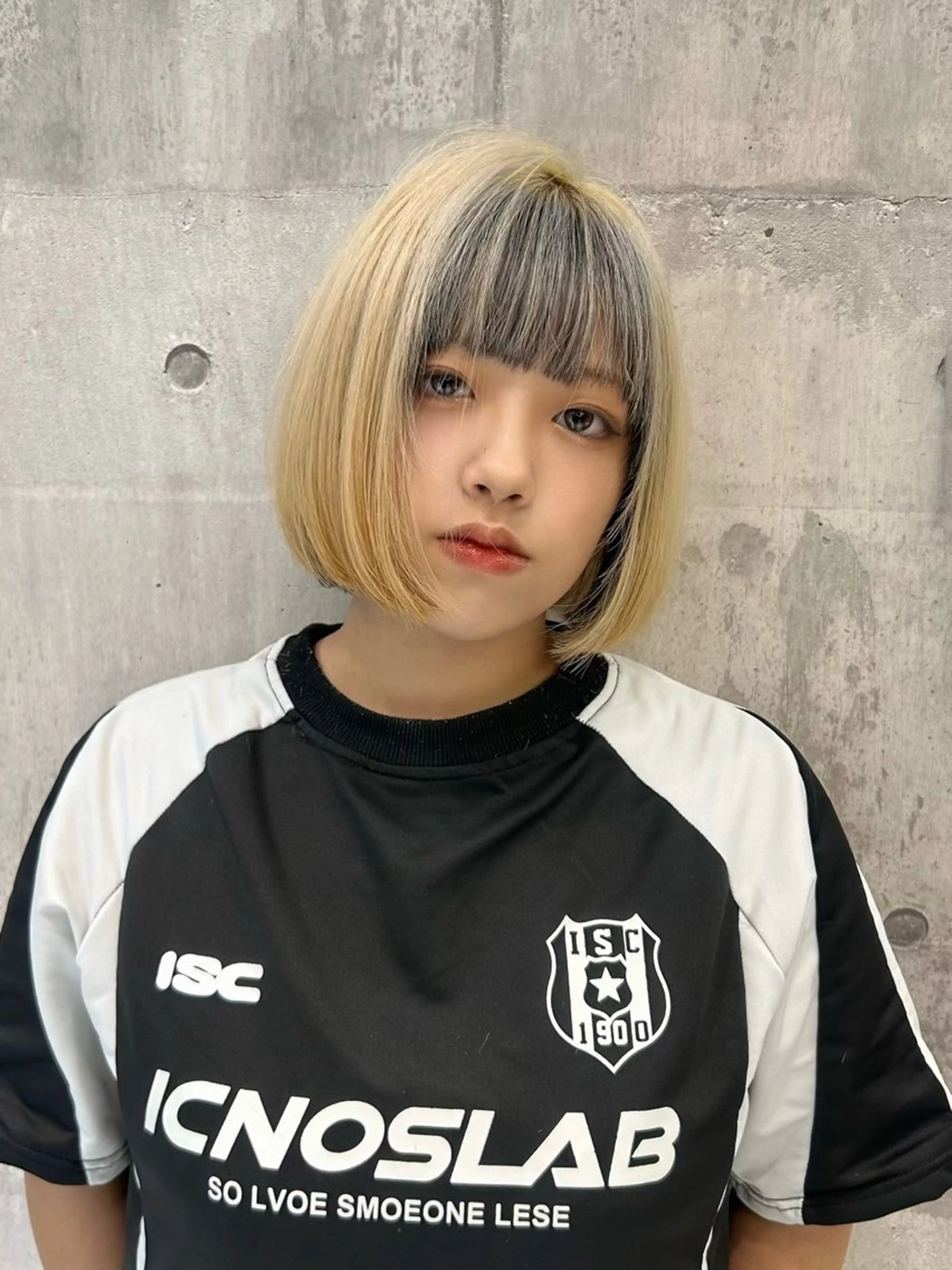 ショート カラー 切りっぱなしボブ ブロンド ハイトーンカラー ボブ 🫧ハイトーン🫧 TOPstylistのヘアスタイル