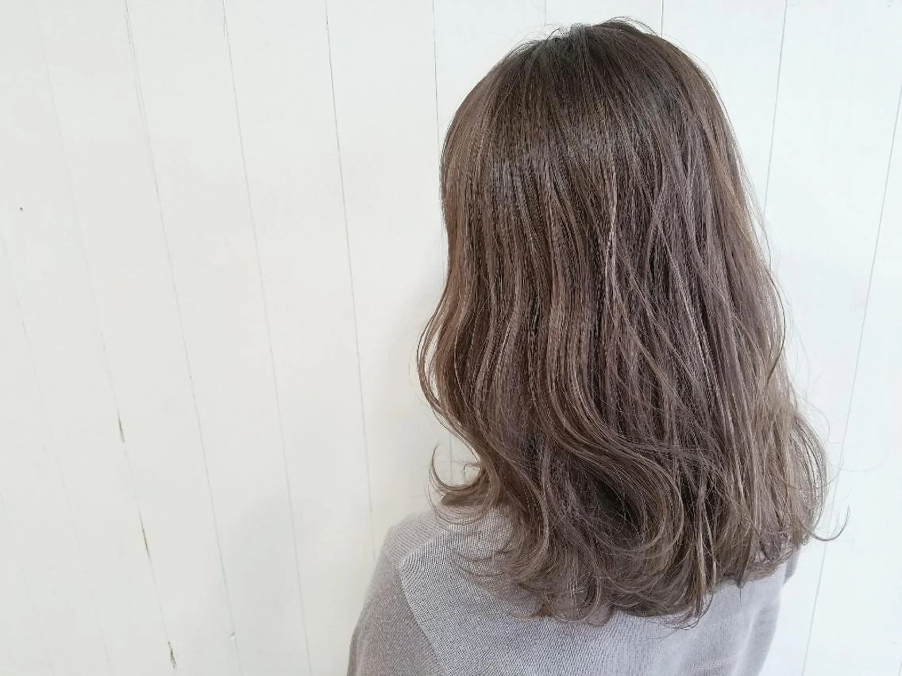 ミディアム カラー ベージュカラー ウルフ、ボブ美容師 今井のヘアスタイル