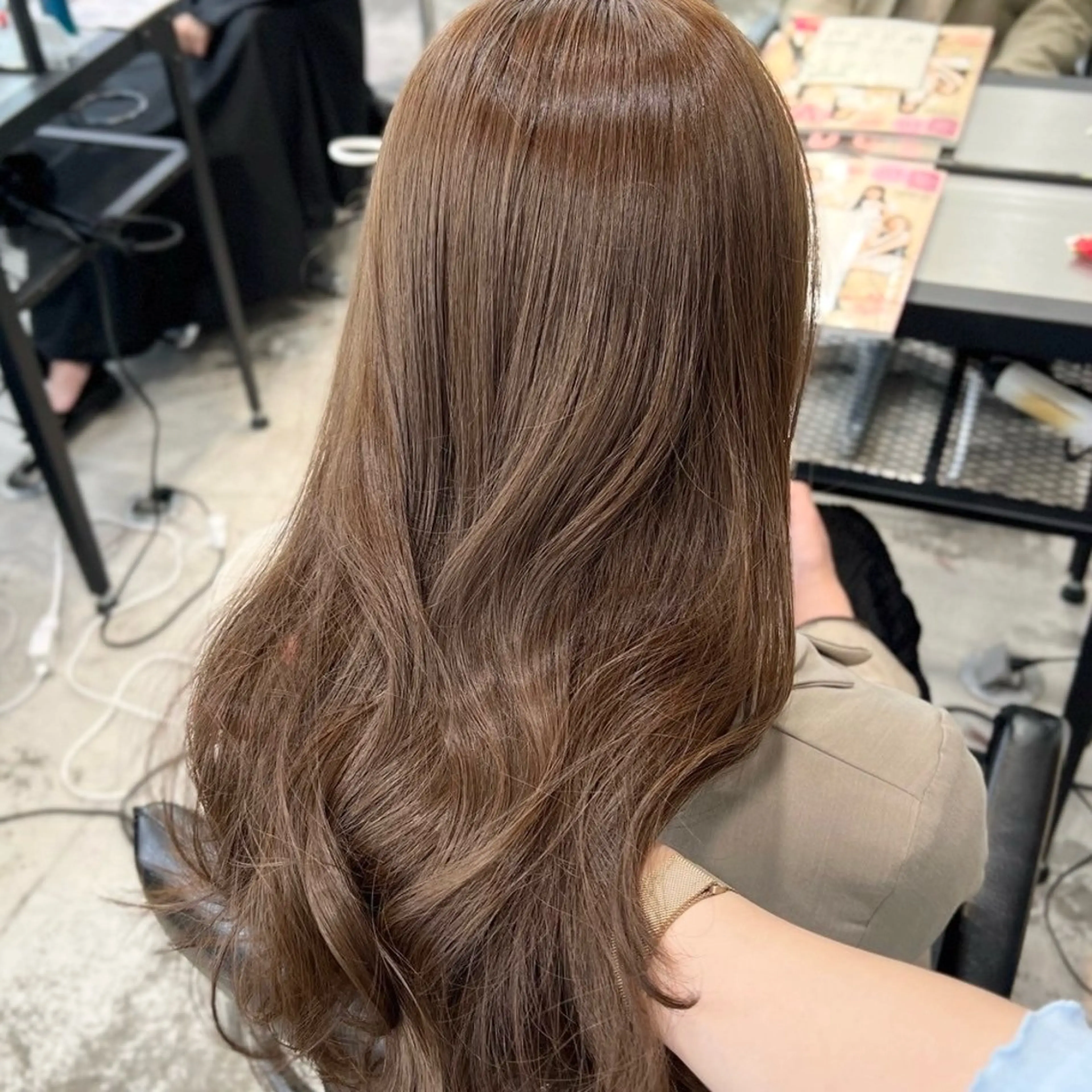 セミロング カラー ヘアカラー トリートメント ヘッドスパ ヘアセット 艶カラー×レイヤー 🧙髪質改善/レオンのヘアスタイル