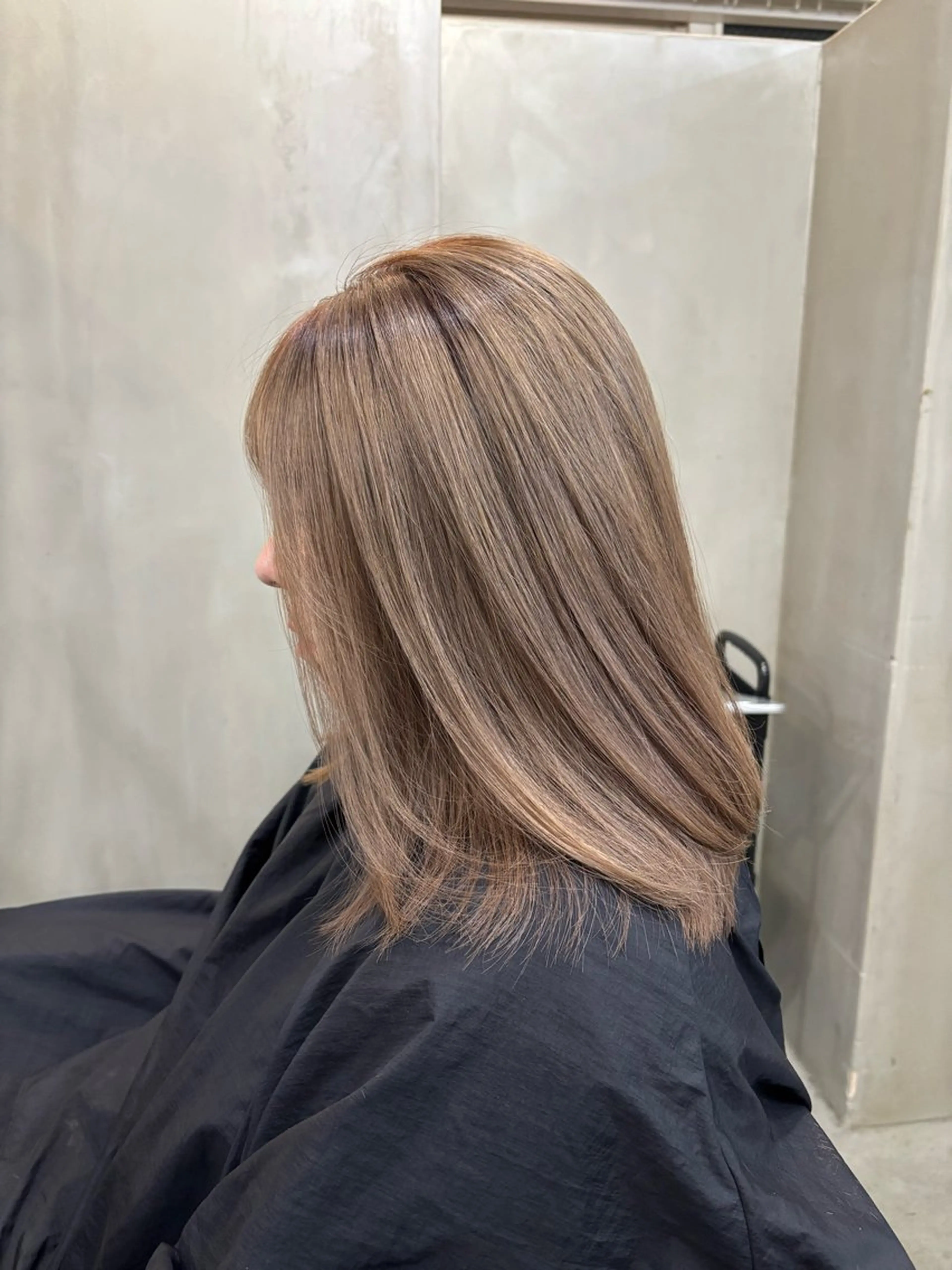 ミディアム カラー ベージュカラー ブラウンカラー ブラウンベージュ ヘアカラー VOYAGE所属・中園 康のヘアスタイル