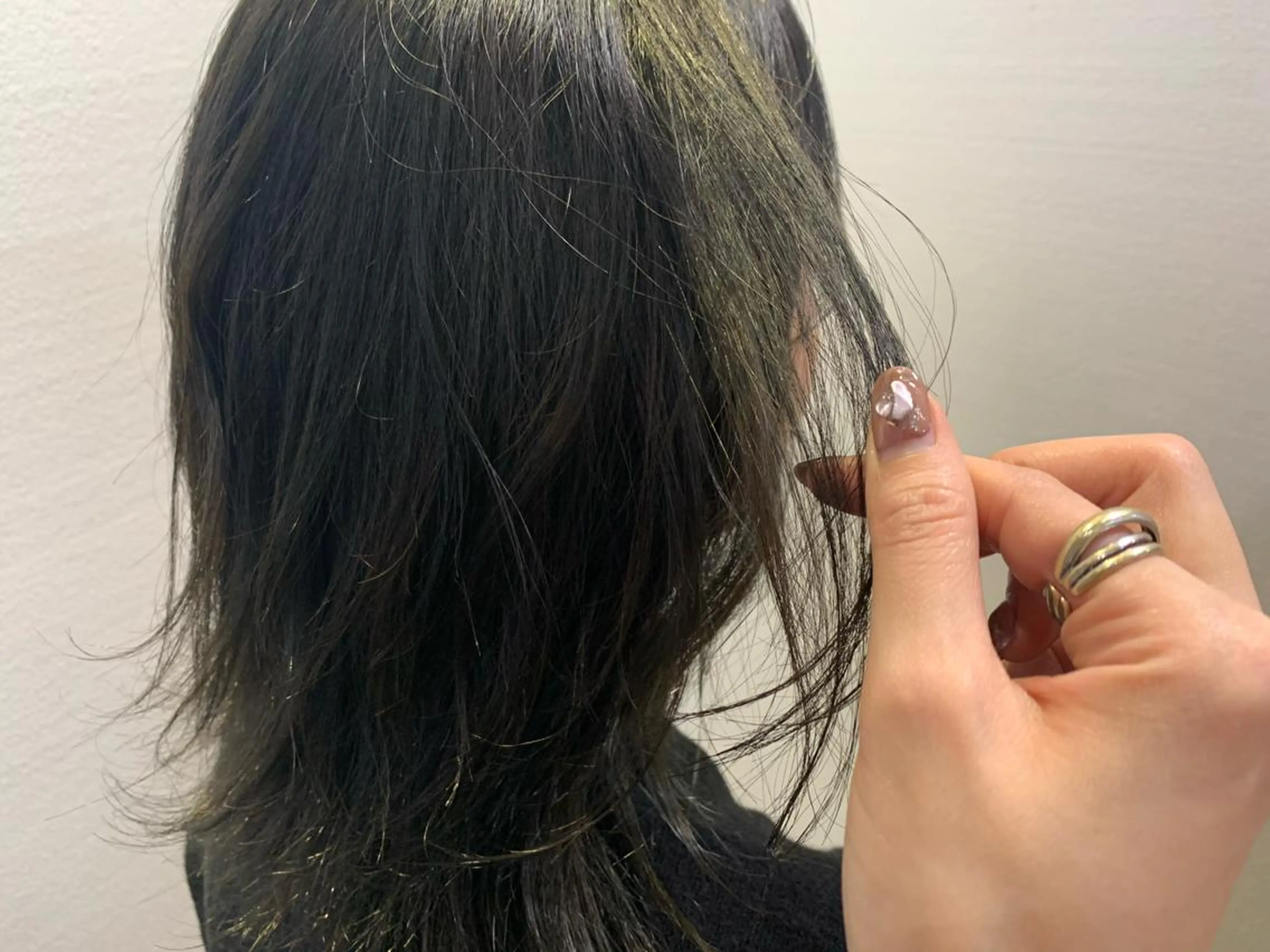 ミディアム カラー グレージュ イルミナカラー ネイビーカラー カット ヘアカラー トリートメント 【Uneユヌ】菊地 春那のヘアスタイル