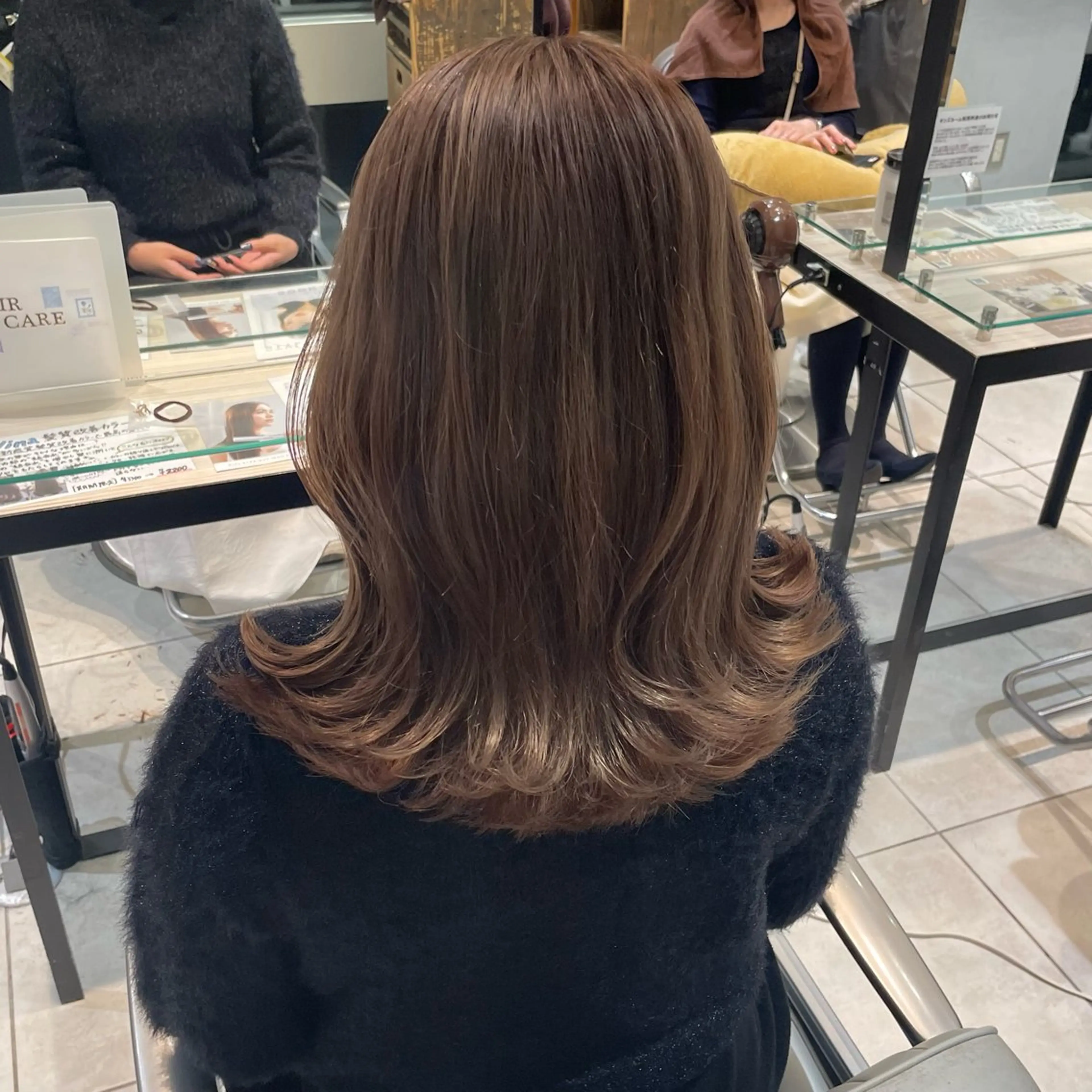 ミディアム カット ヘアカラー トリートメント 🩶赤み消しカラー 🐈‍⬛荻野美思🐾のヘアスタイル