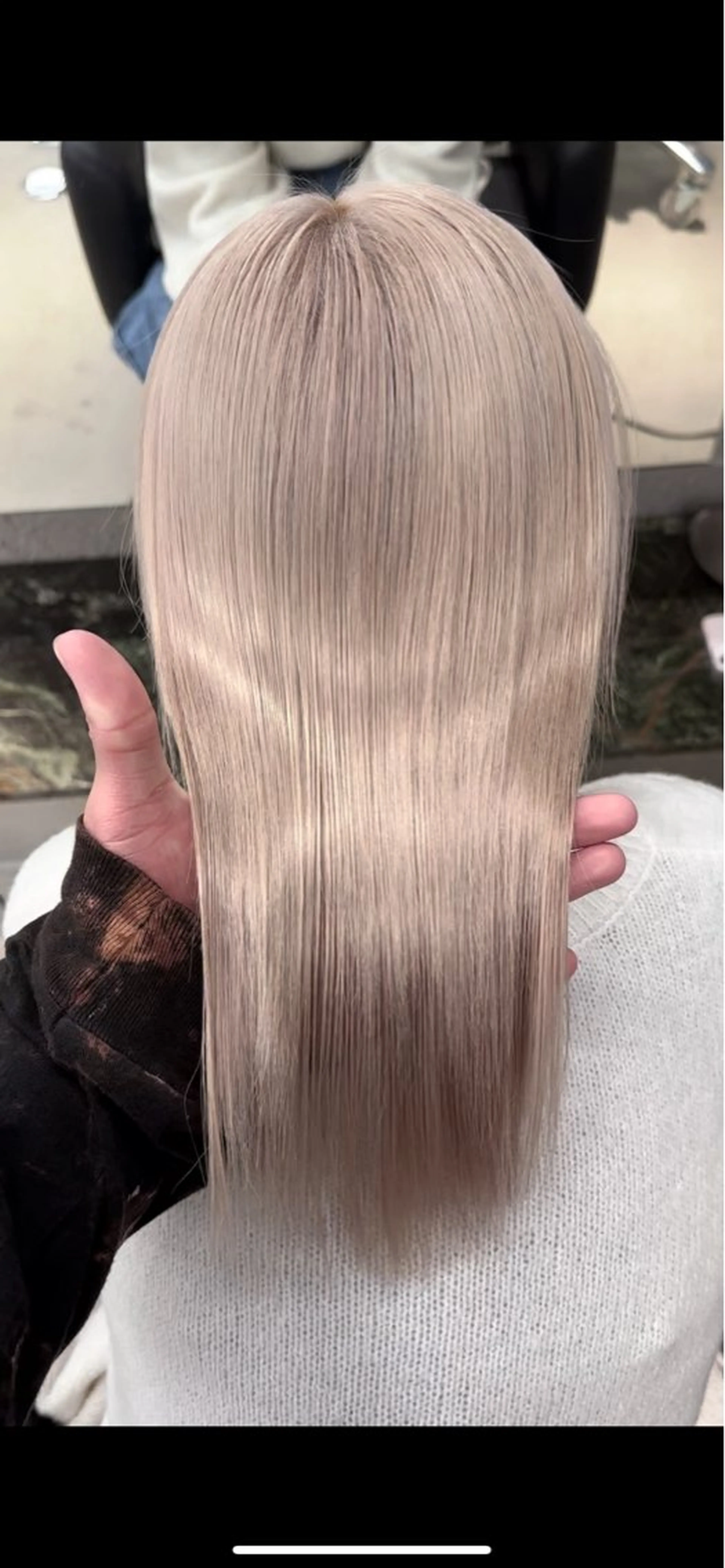 ロング レイヤーカット トリートメント SALOWIN栄三丁目店所属・ハイトーン/ 縮毛矯正のヘアスタイル