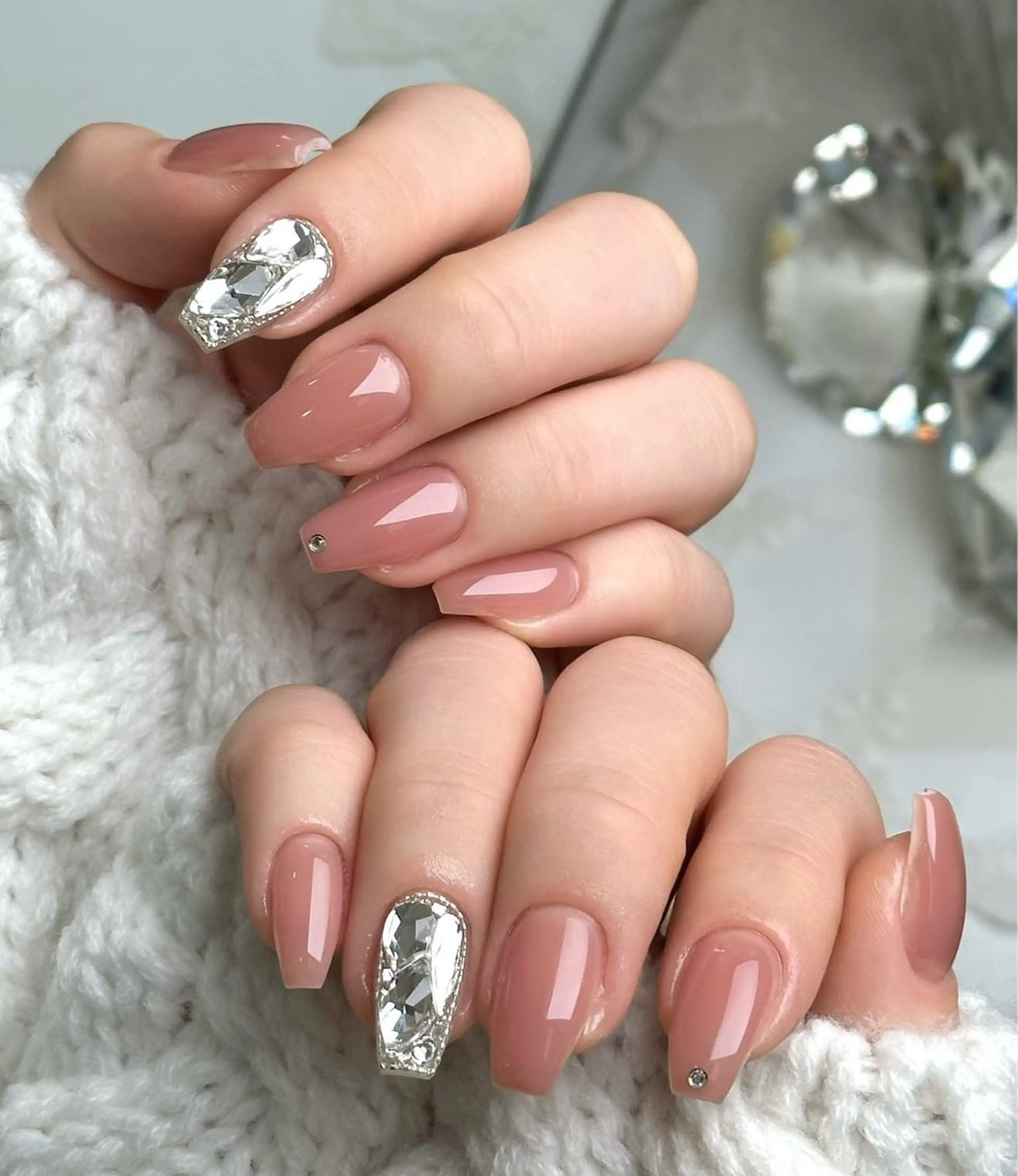 ネイル アニマル柄 オーロラネイル チークネイル フラッシュネイル ジェルネイル ハンドネイル Lyna 池袋のネイルデザイン