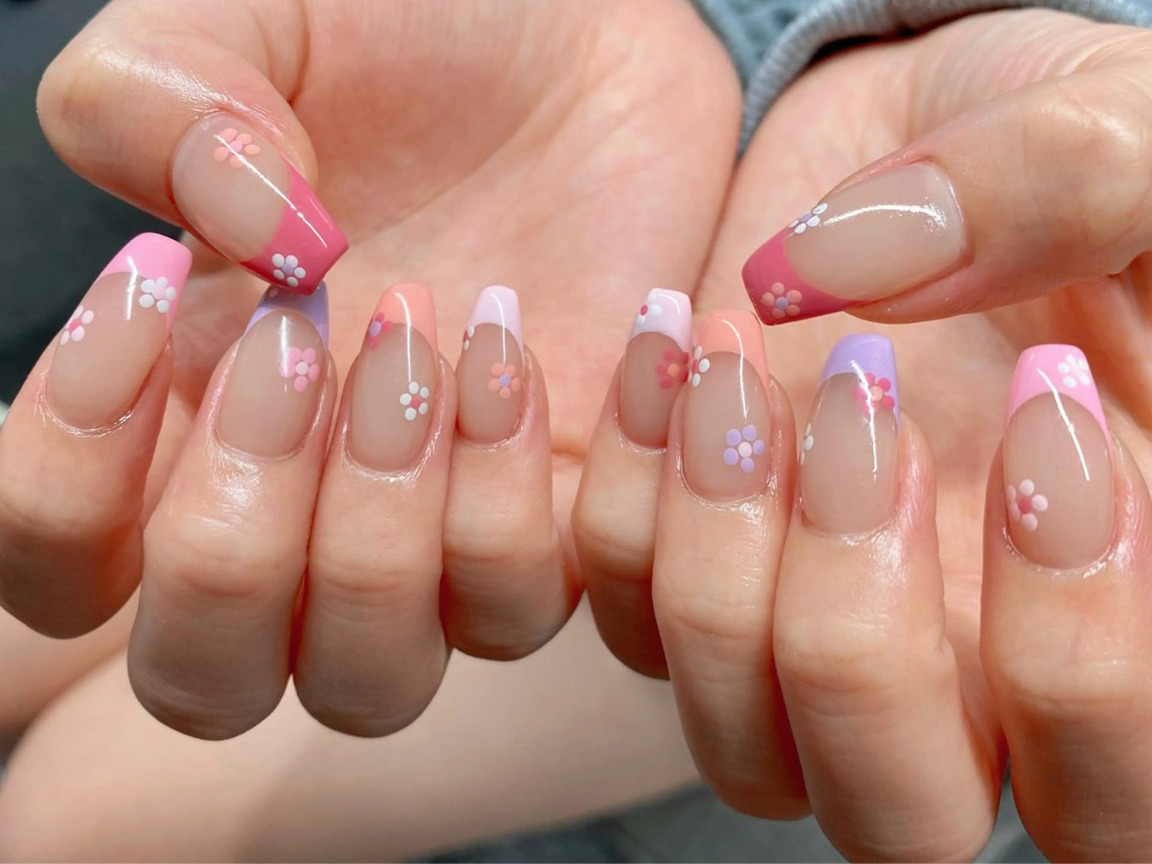 ネイル フラワーネイル フレンチネイル ピンク ハンドネイル 花澤 ネイルサロンのネイルデザイン