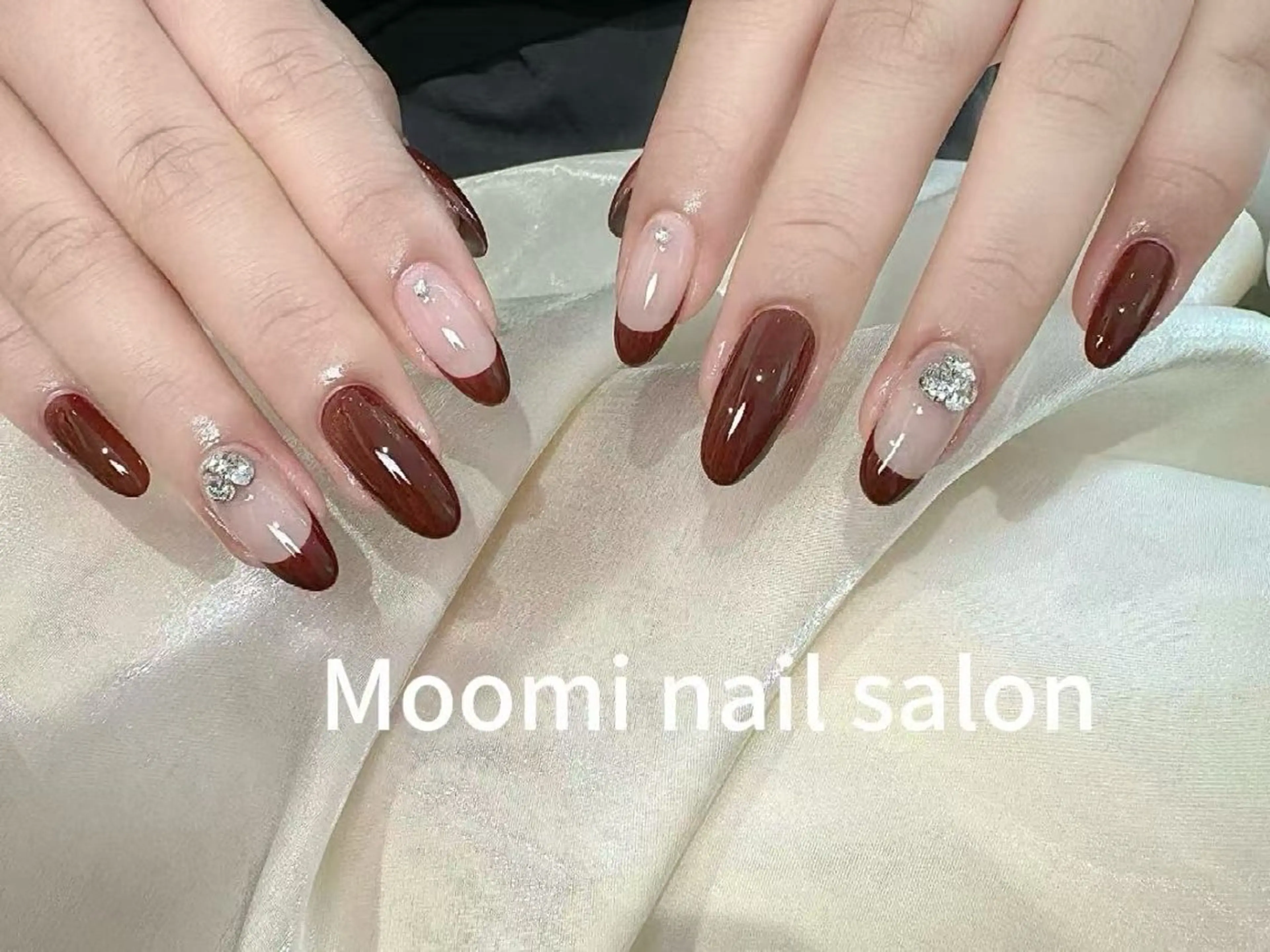 ロング ハンドネイル moomi ゆりのネイルデザイン