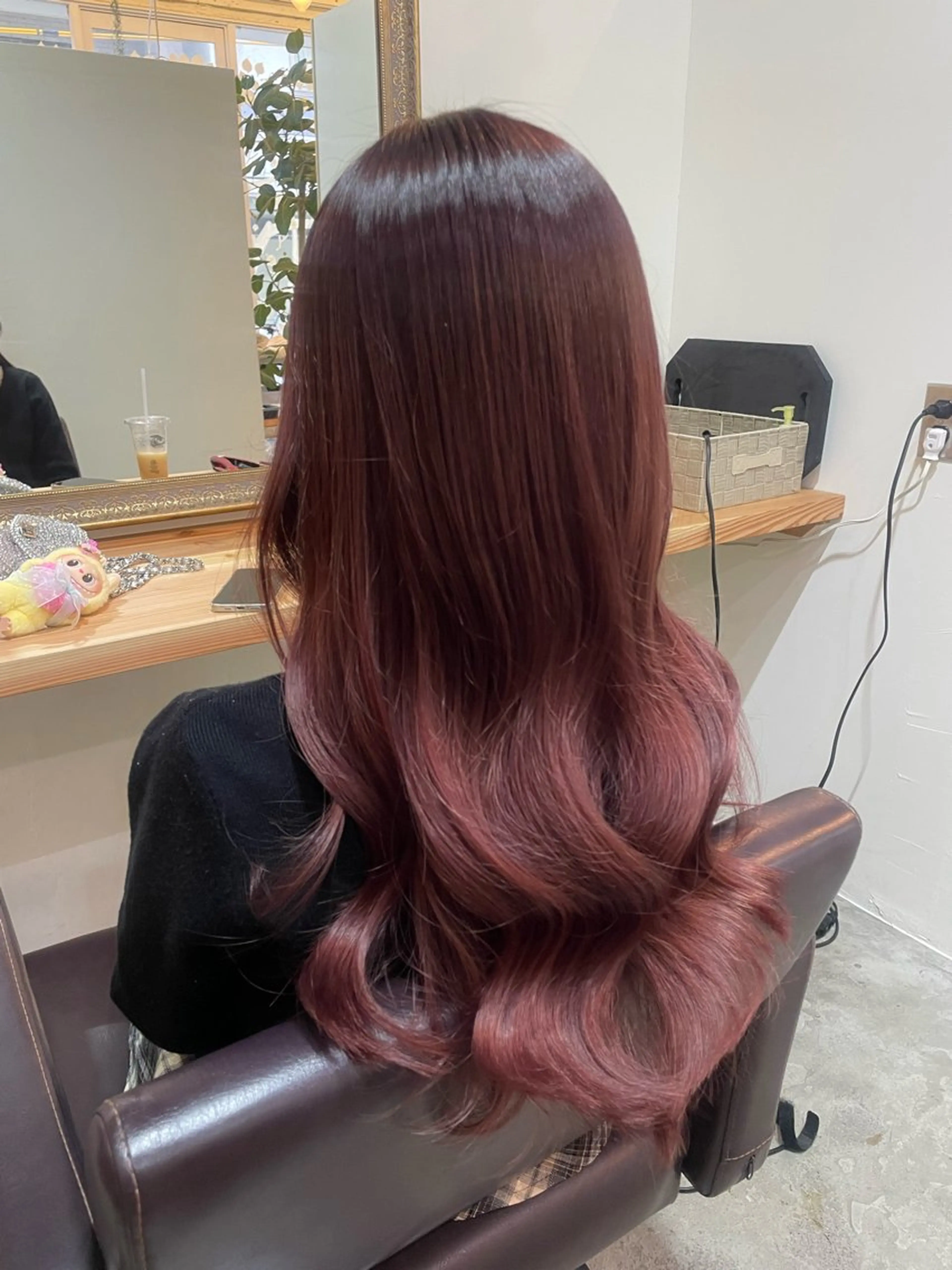 ロング カラー ピンクカラー ヘアカラー トリートメント 艶カラー／ハイトーン Anjuのヘアスタイル