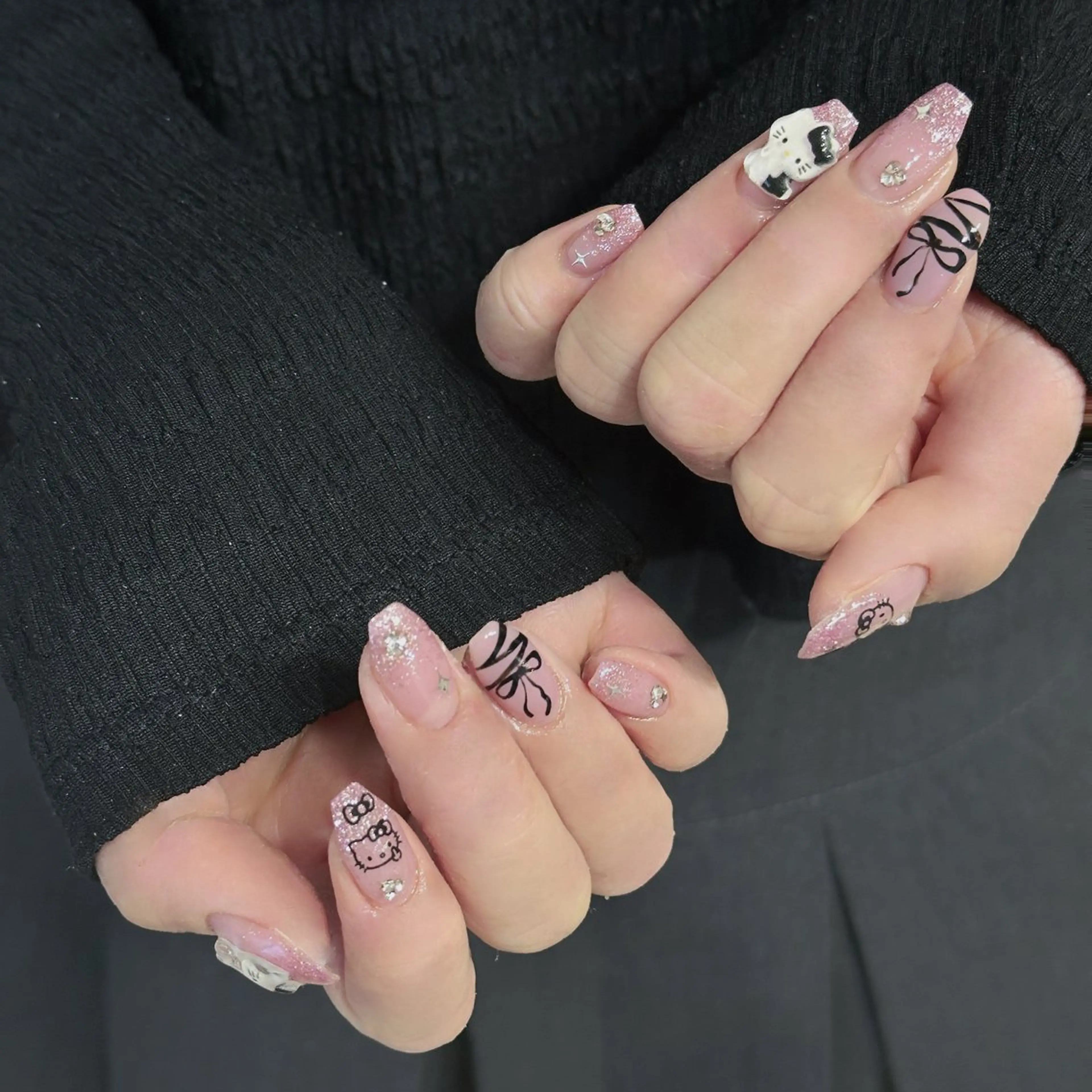 ネイル ハンドネイル 🩵ニヨ ネイル ☁️のネイルデザイン