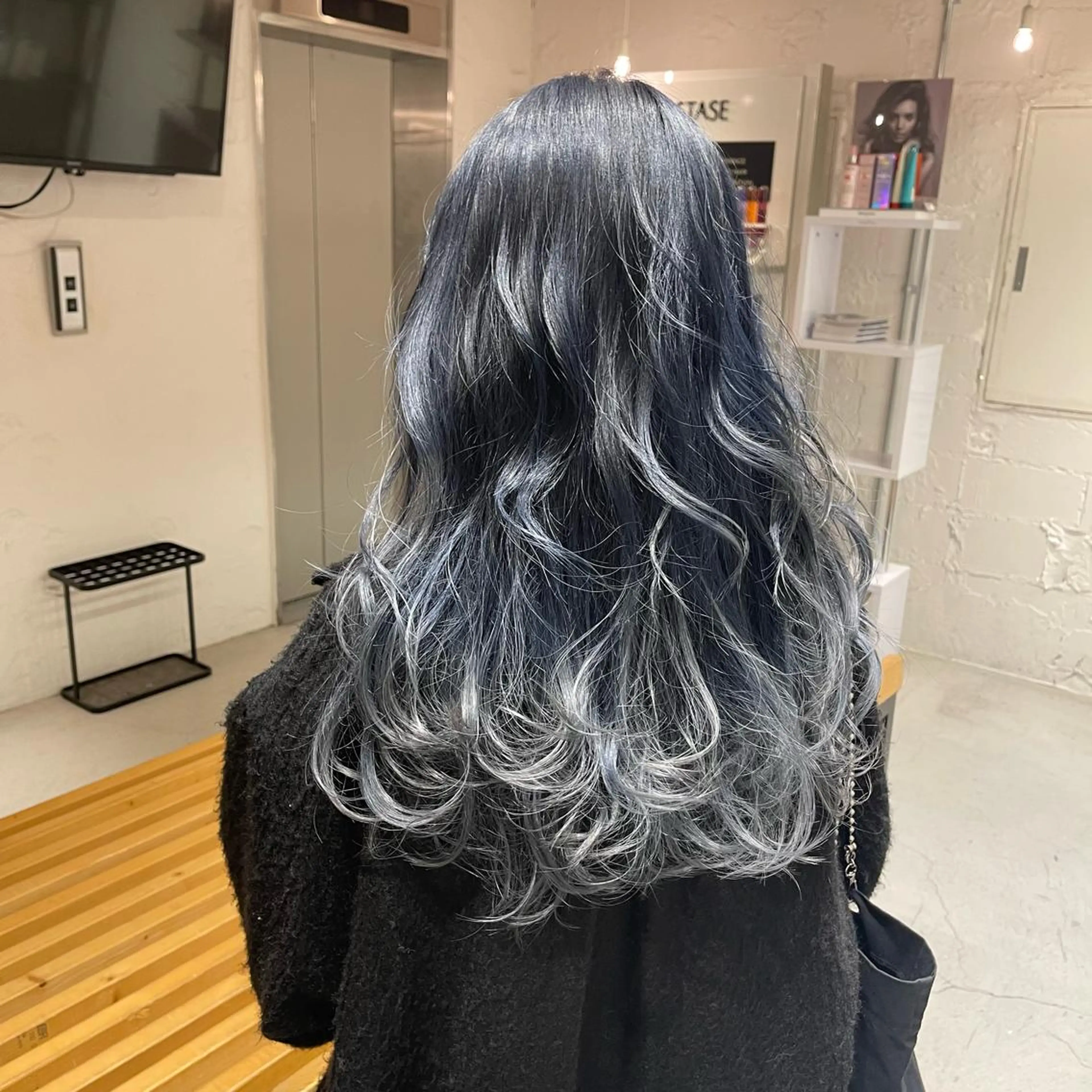 ロング カラー ヘアカラー トリートメント lunty miichiのヘアスタイル
