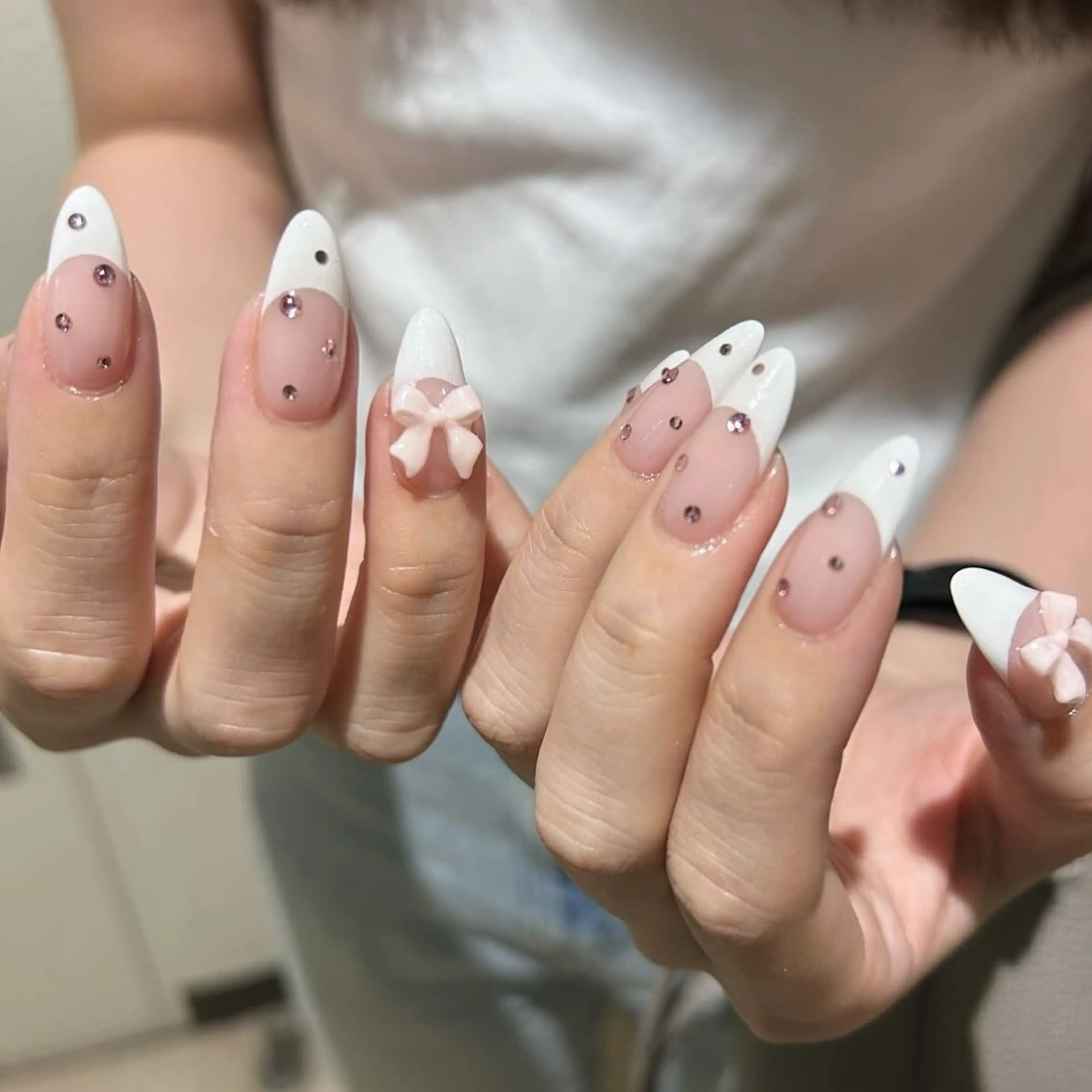 ネイル フレンチネイル ハンドネイル ☽ ☾のネイルデザイン