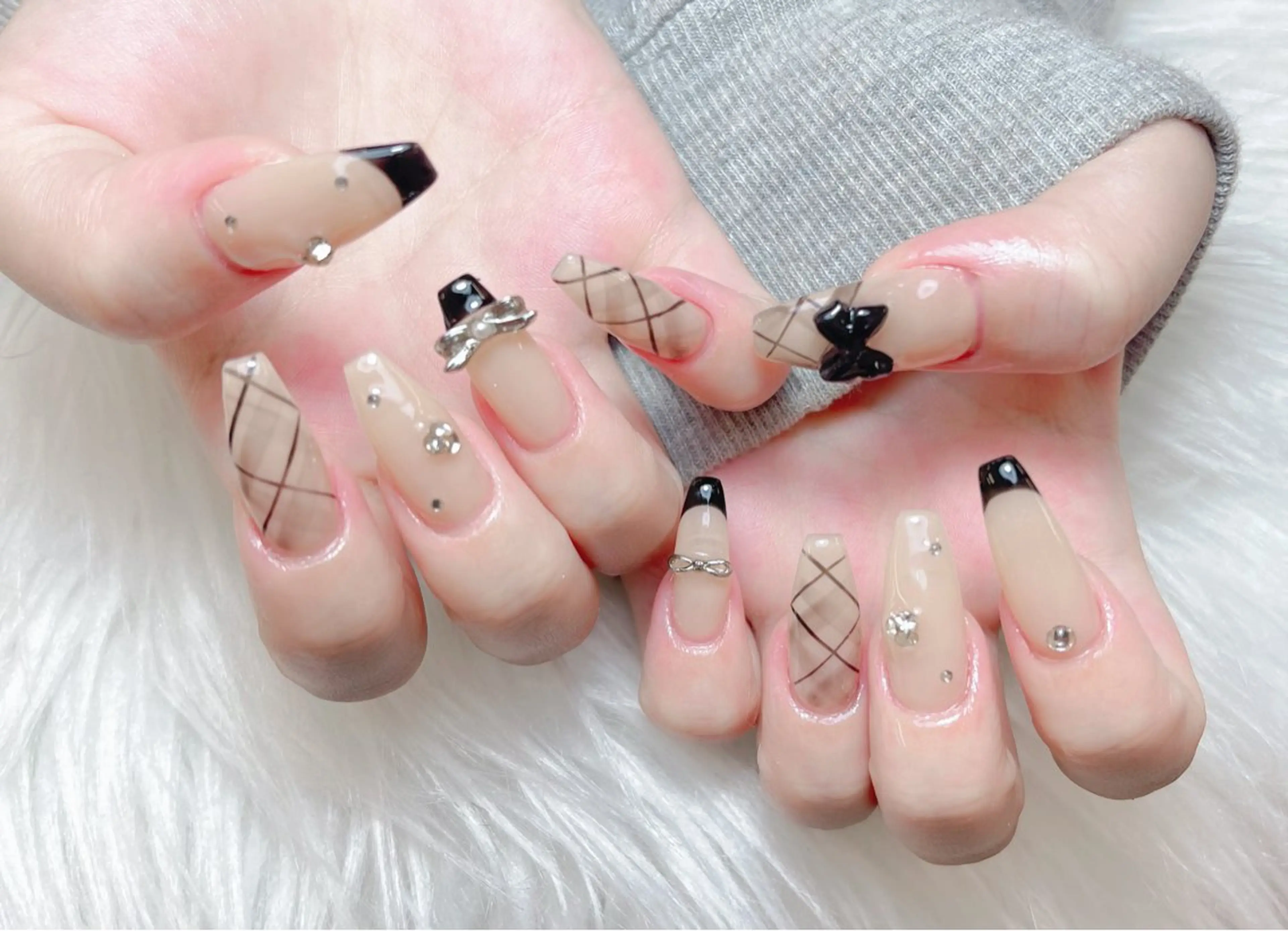 ネイル 成人式 ロングネイル マグネットネイル 大理石ネイル(マーブル) リボン ハンドネイル Amee Nailsalon所属・Amee Nailsalonのネイルデザイン