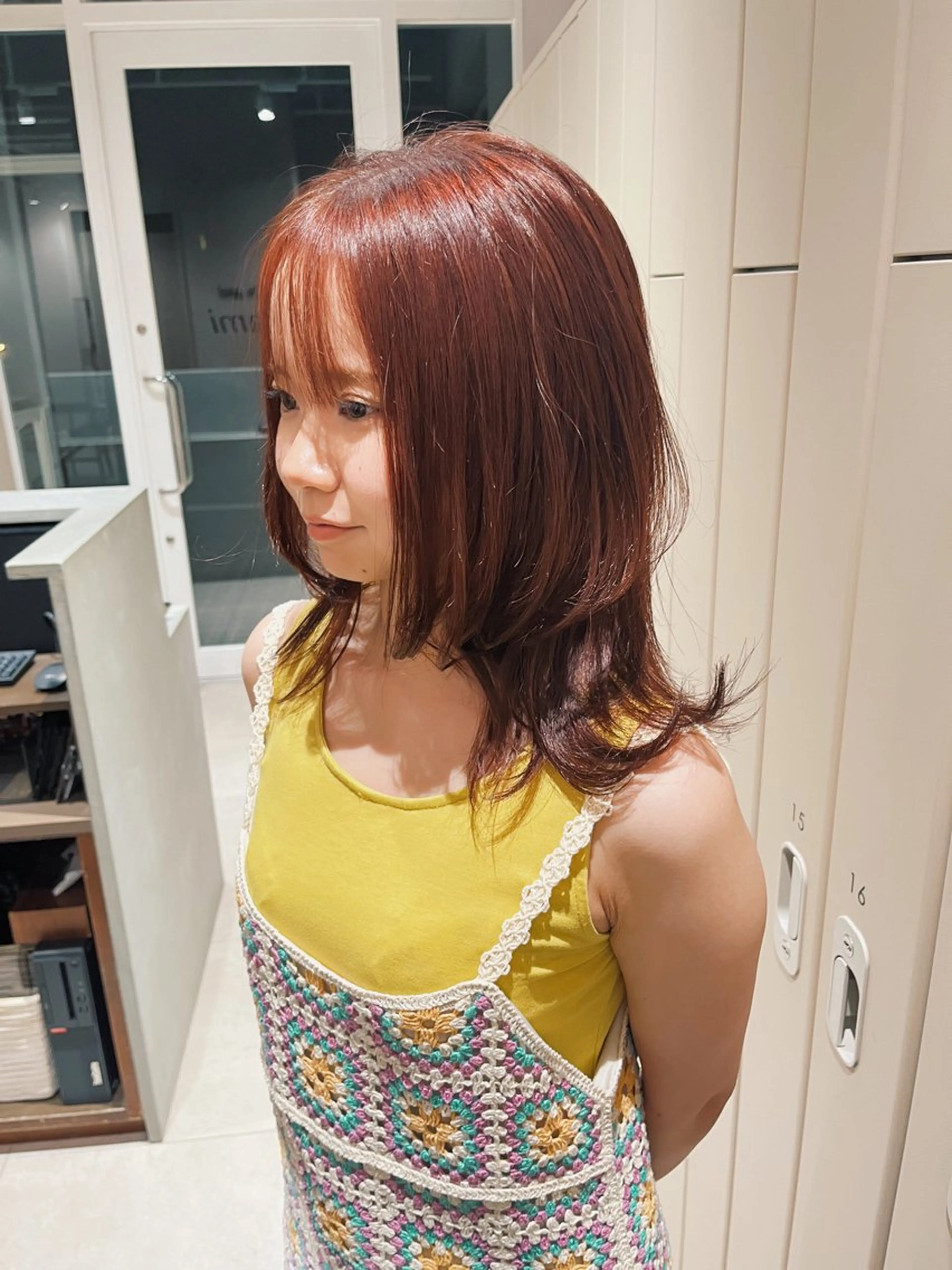 ミディアム カラー ブリーチ ブリーチなしカラー Mon/ショート/パ ーマのヘアスタイル