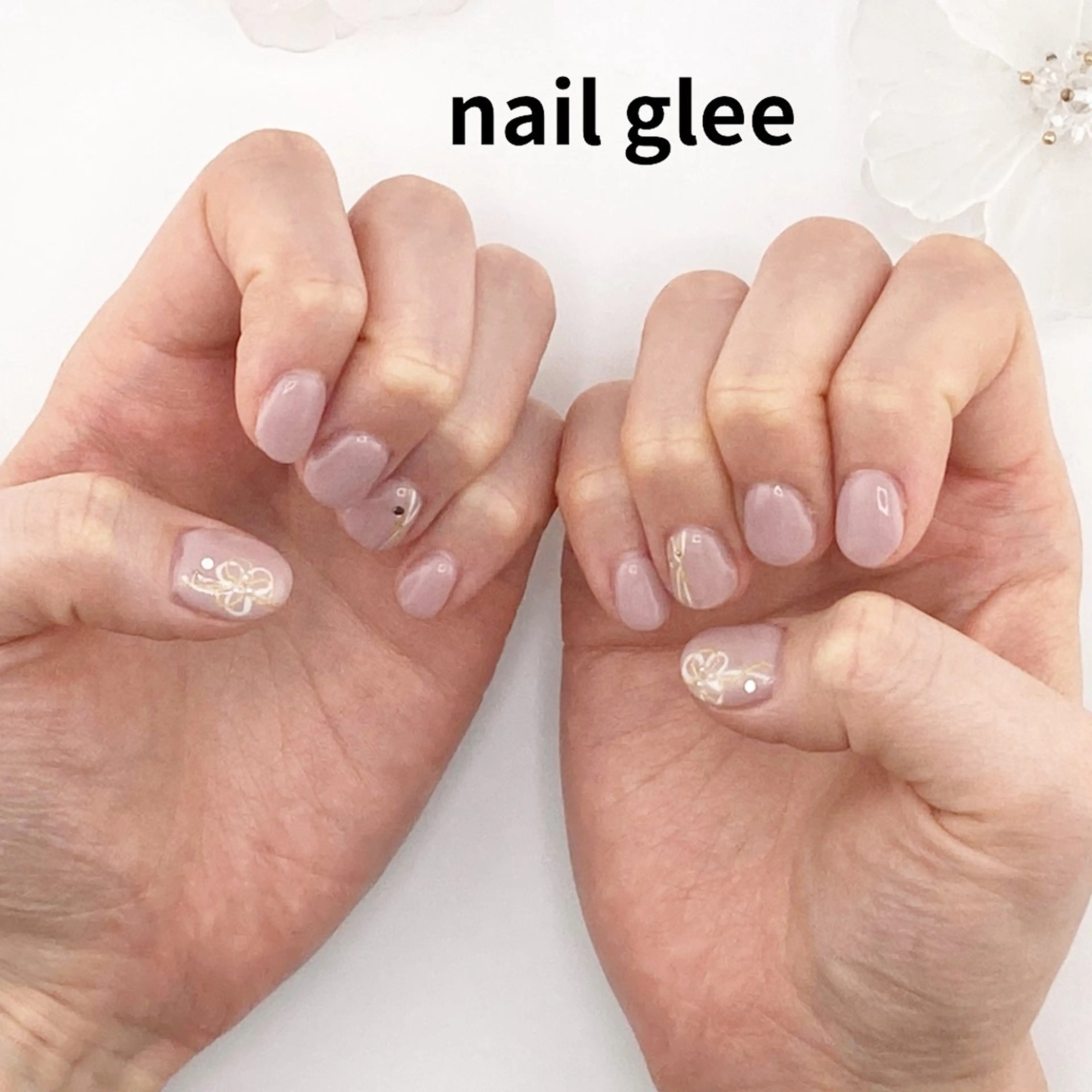 ショート ハンドネイル RISA nail gleeのネイルデザイン