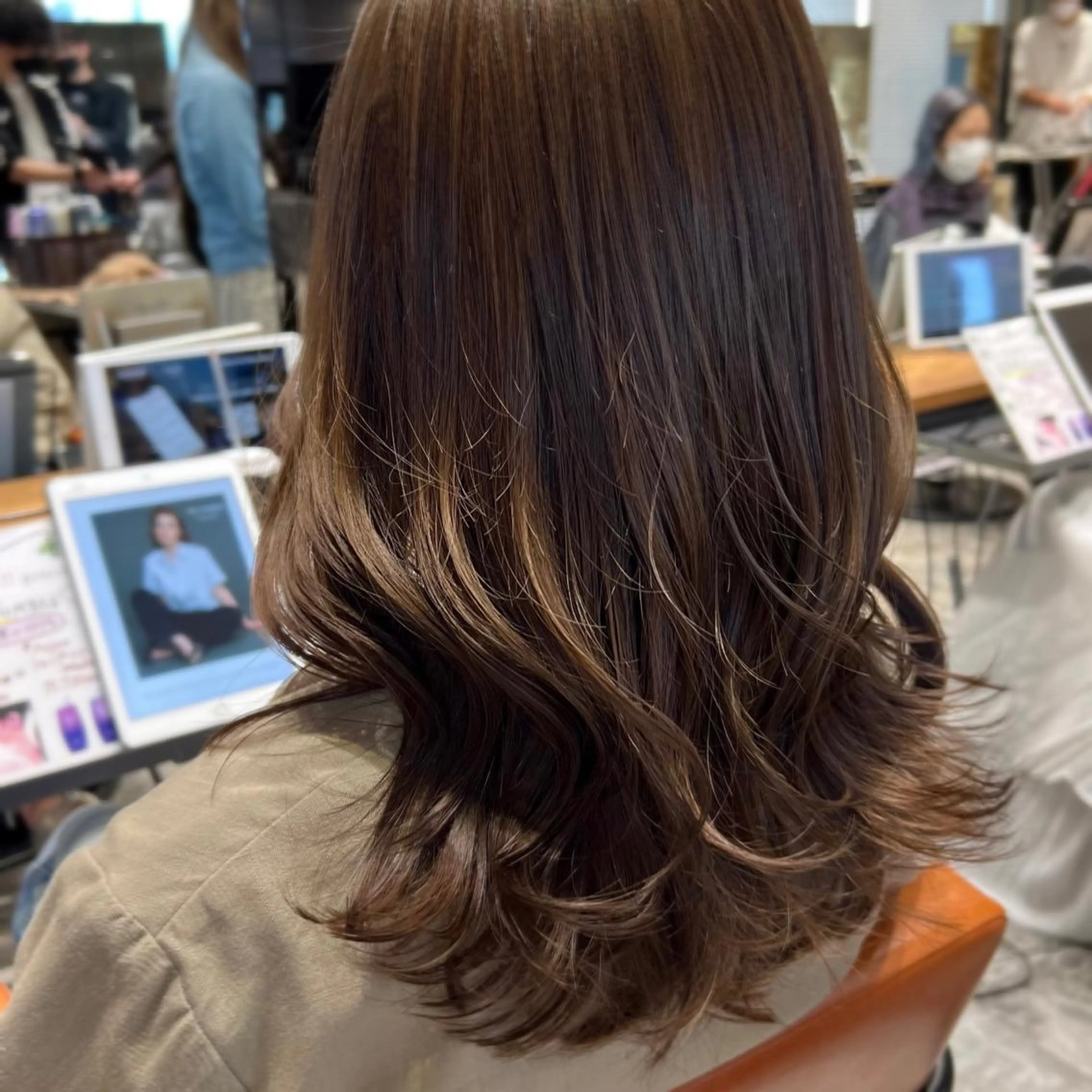 セミロング カット ヘアカラー トリートメント 🧡くびれヘア/前髪 顔周り🧡久原結衣のヘアスタイル