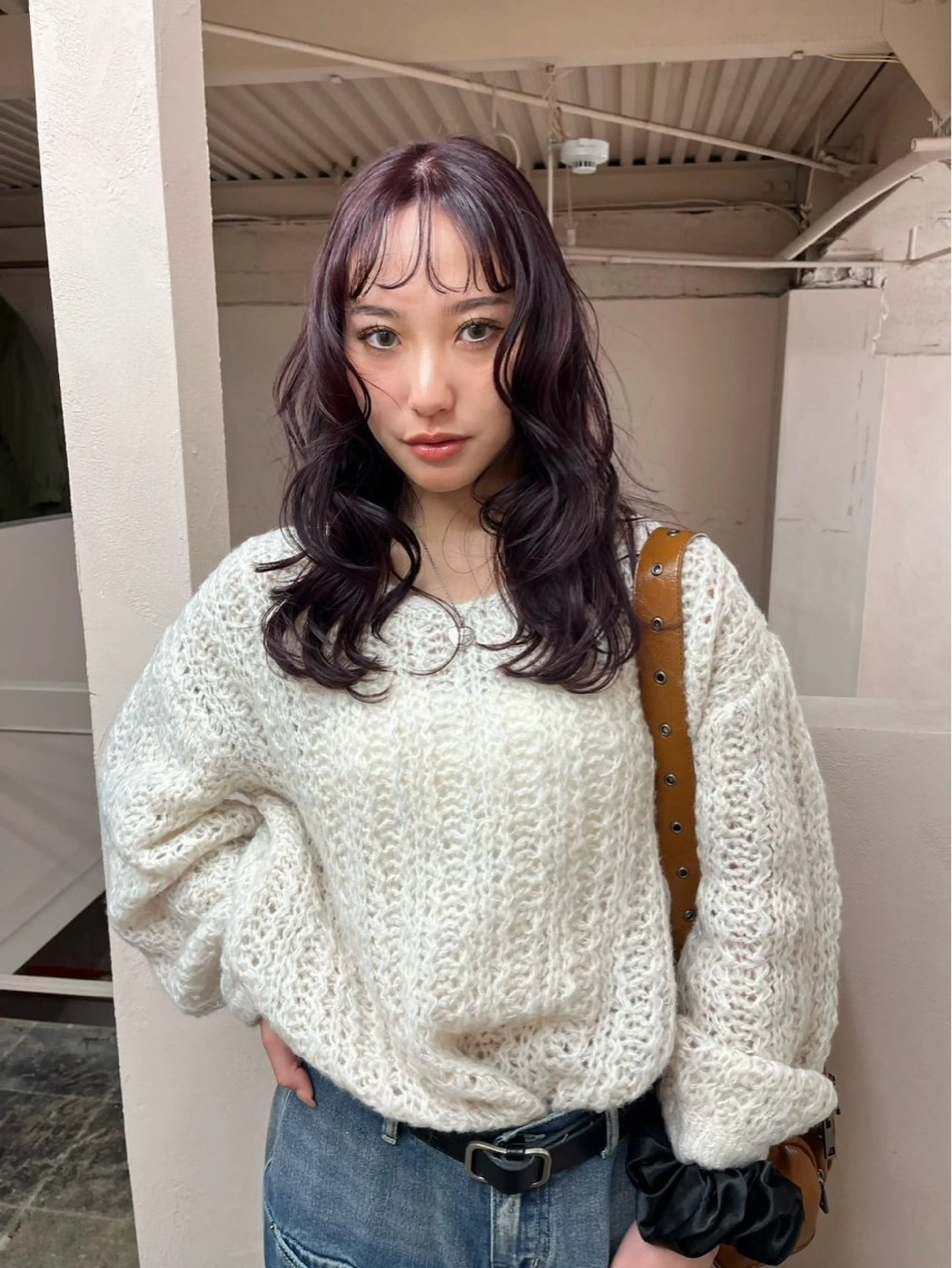 セミロング カラー ブリーチ ダブルカラー ブリーチなしカラー パープルカラー レイヤーカット カット ヘアカラー トリートメント iru所属・mi kiのヘアスタイル
