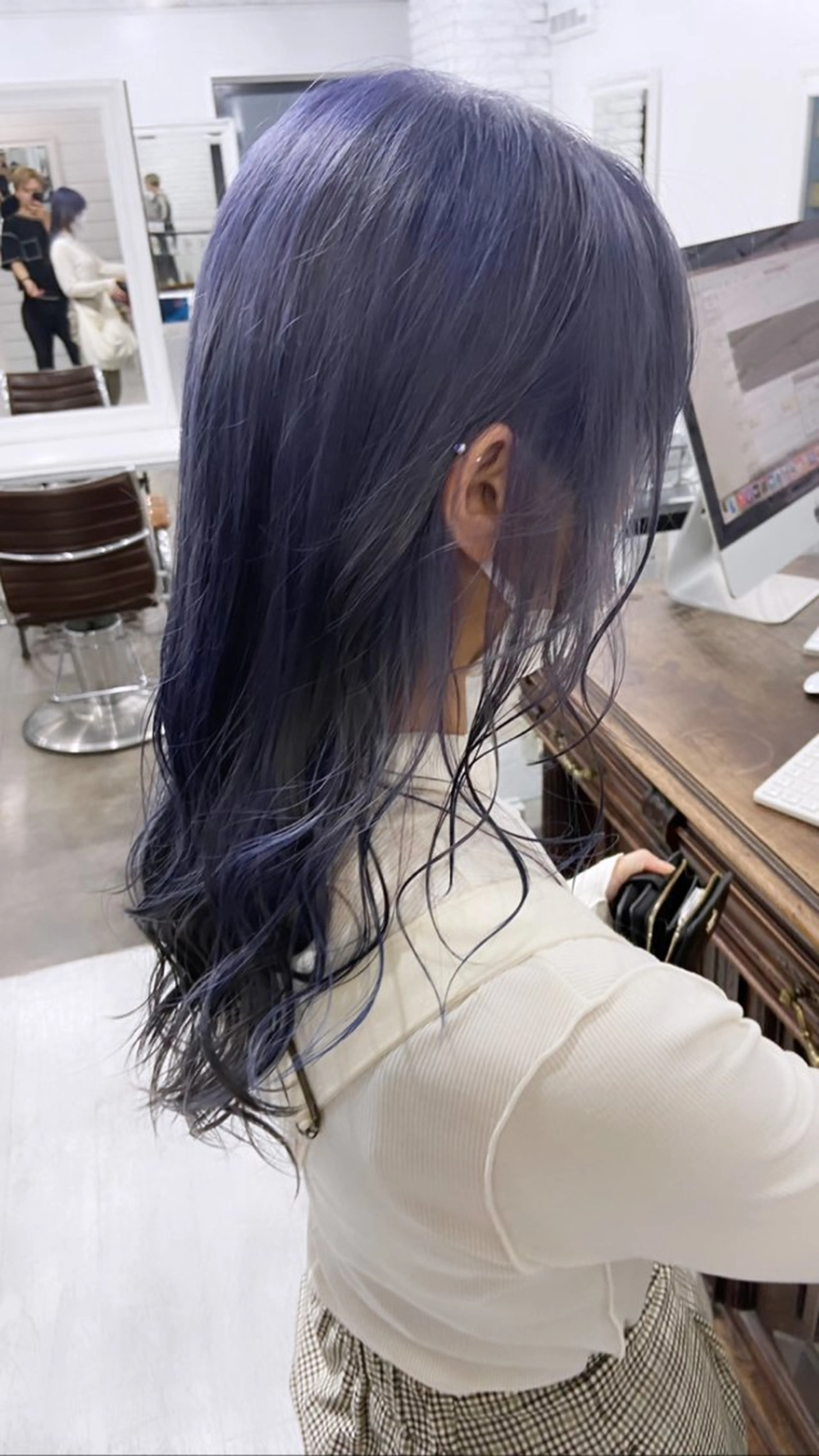 セミロング パープルカラー ボブ ハイライト 韓国風ヘア レイヤーカット ヘアカラー トリートメント SALOWIN札幌大通り所属・札幌ハイトーン/ ブリーチカラー/ドイのヘアスタイル