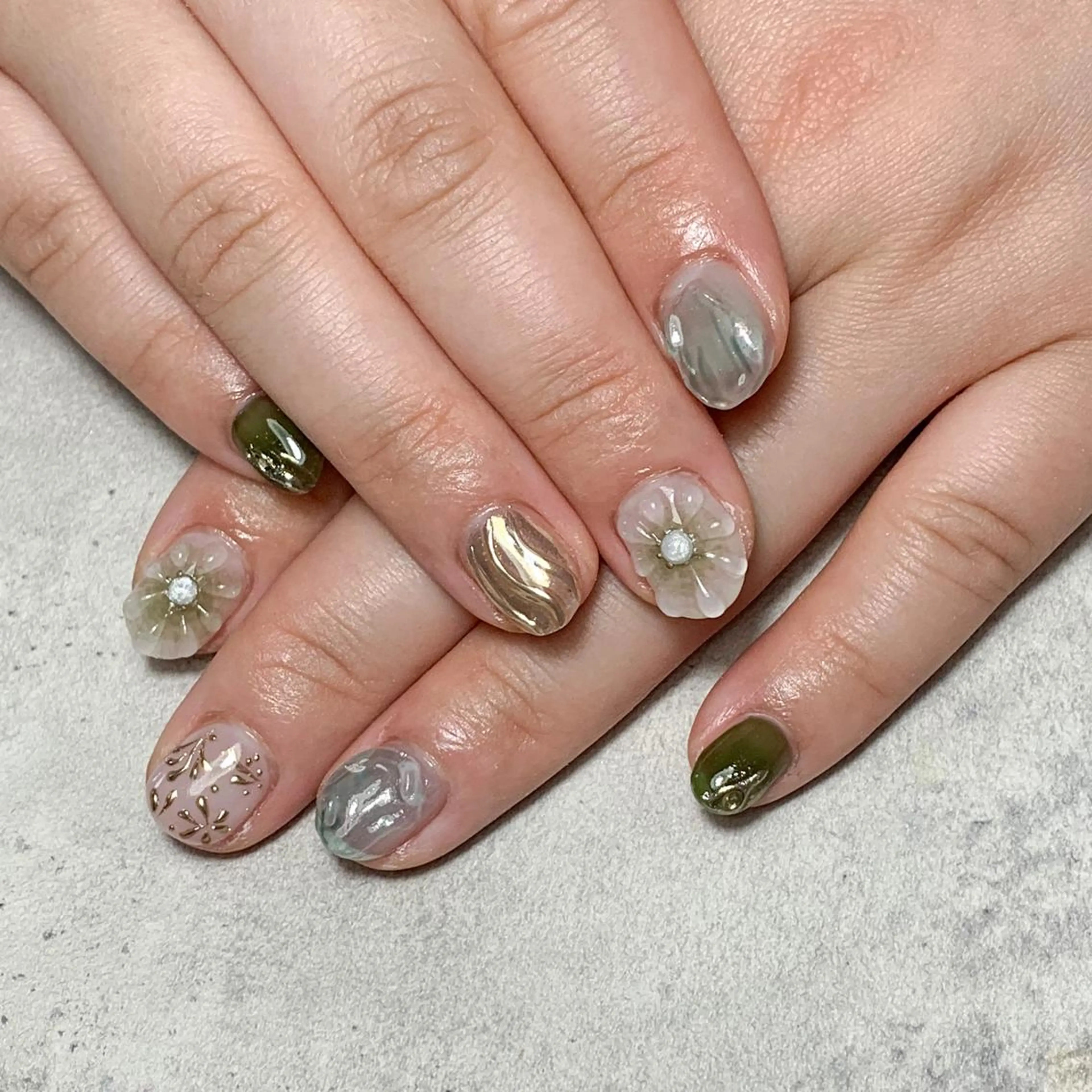 ネイル ハンドネイル atelier FIORITURA所属・FIORITURA aiのネイルデザイン