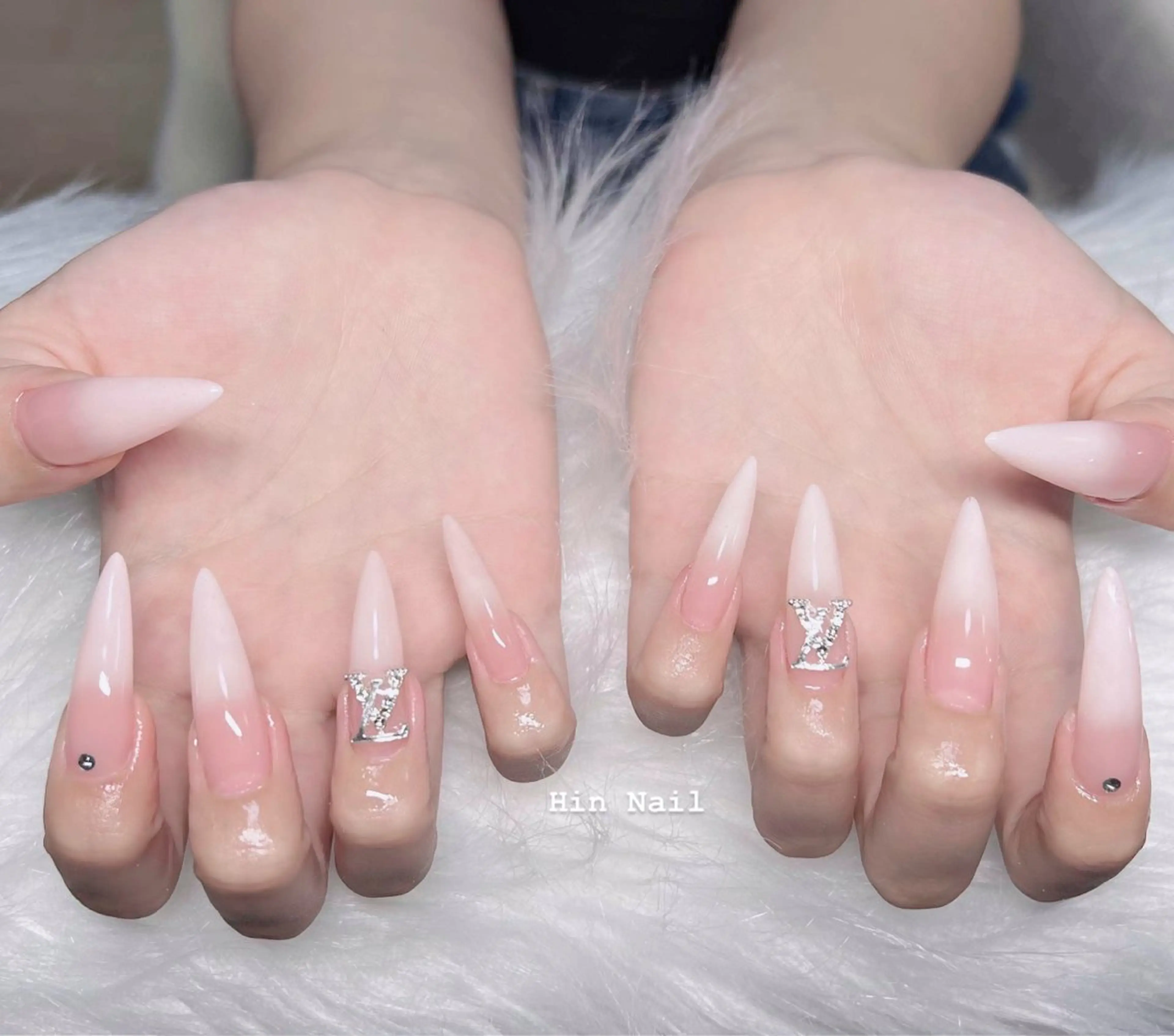 ネイル ハンドネイル HIN NAILのネイルデザイン