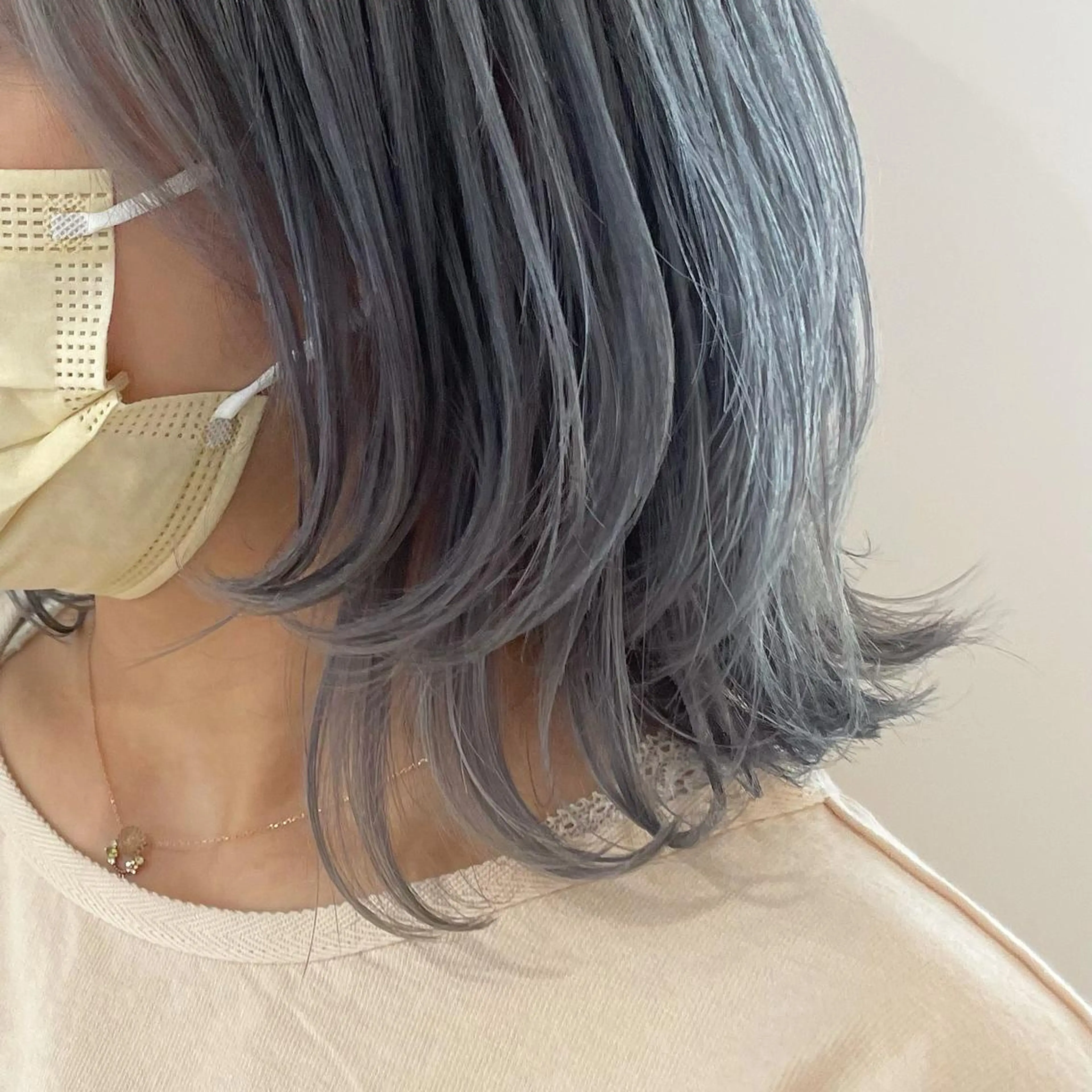 ミディアム カラー ブリーチ ブルーカラー トリートメント noa ☪︎のヘアスタイル