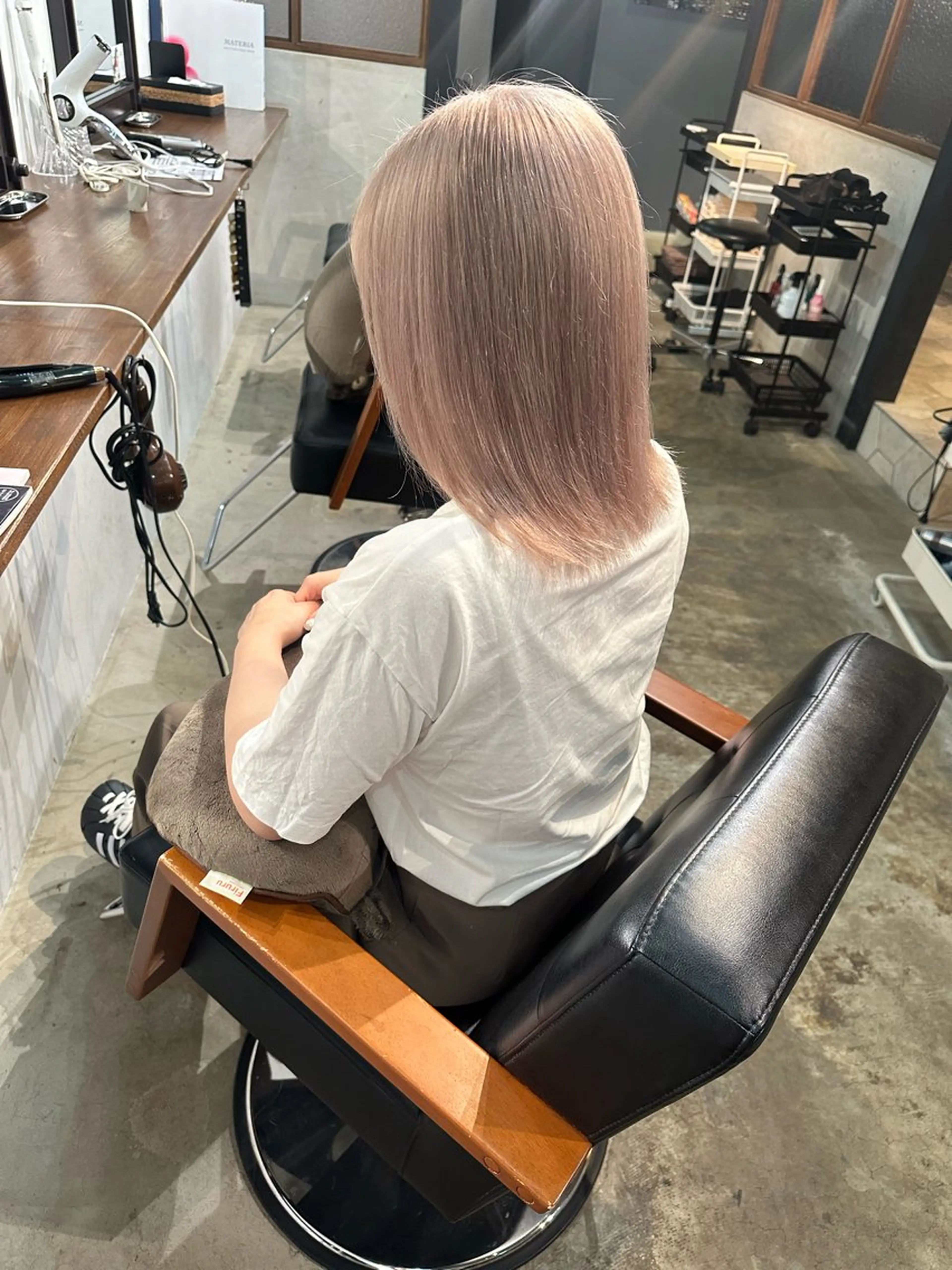 ミディアム ヘアカラー トリートメント Baby美容師 Ninaのヘアスタイル