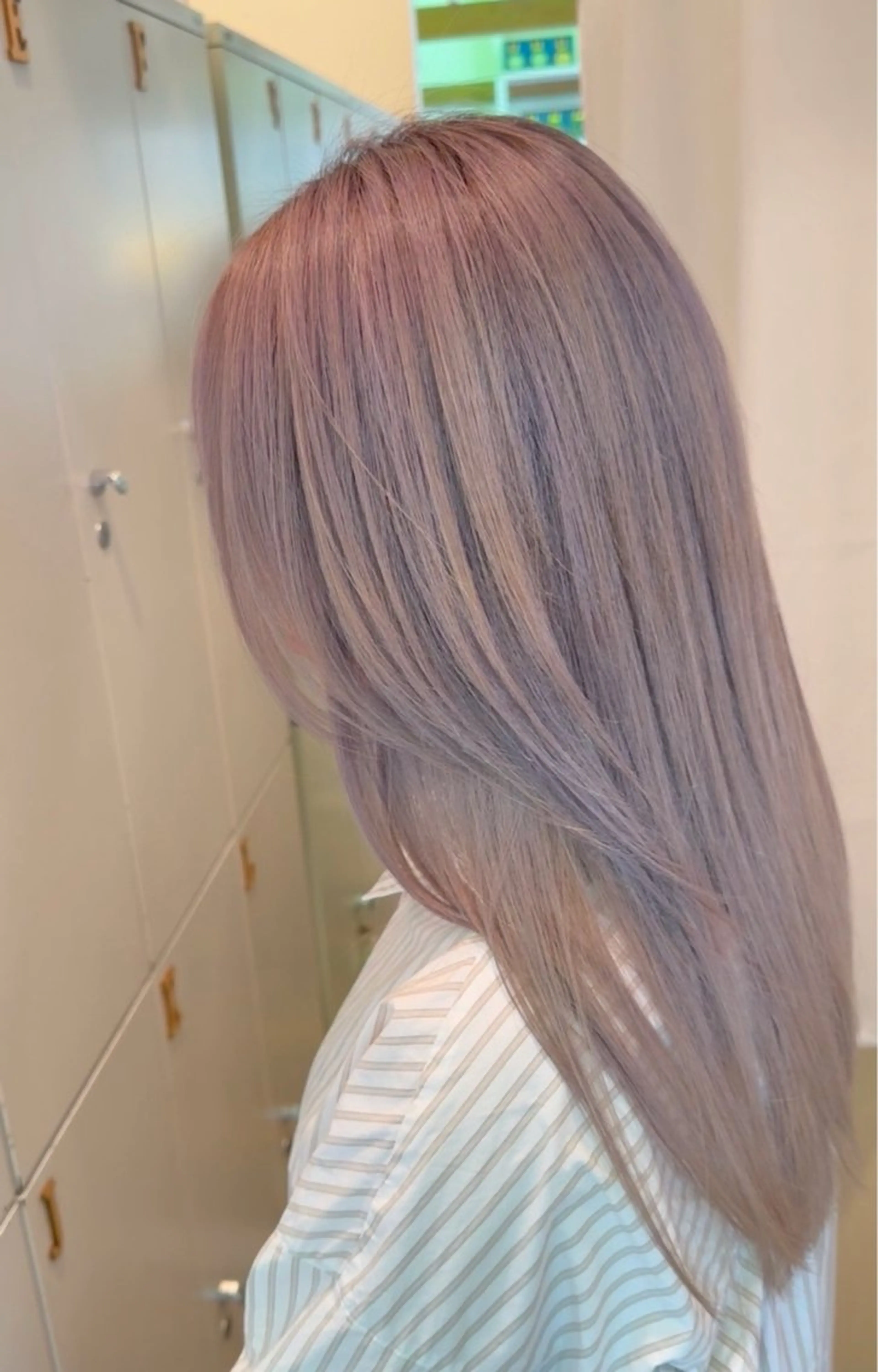 ロング カラー ブリーチ カット ヘアカラー 茅ヶ崎/ハイトーン /レイヤーカットのヘアスタイル