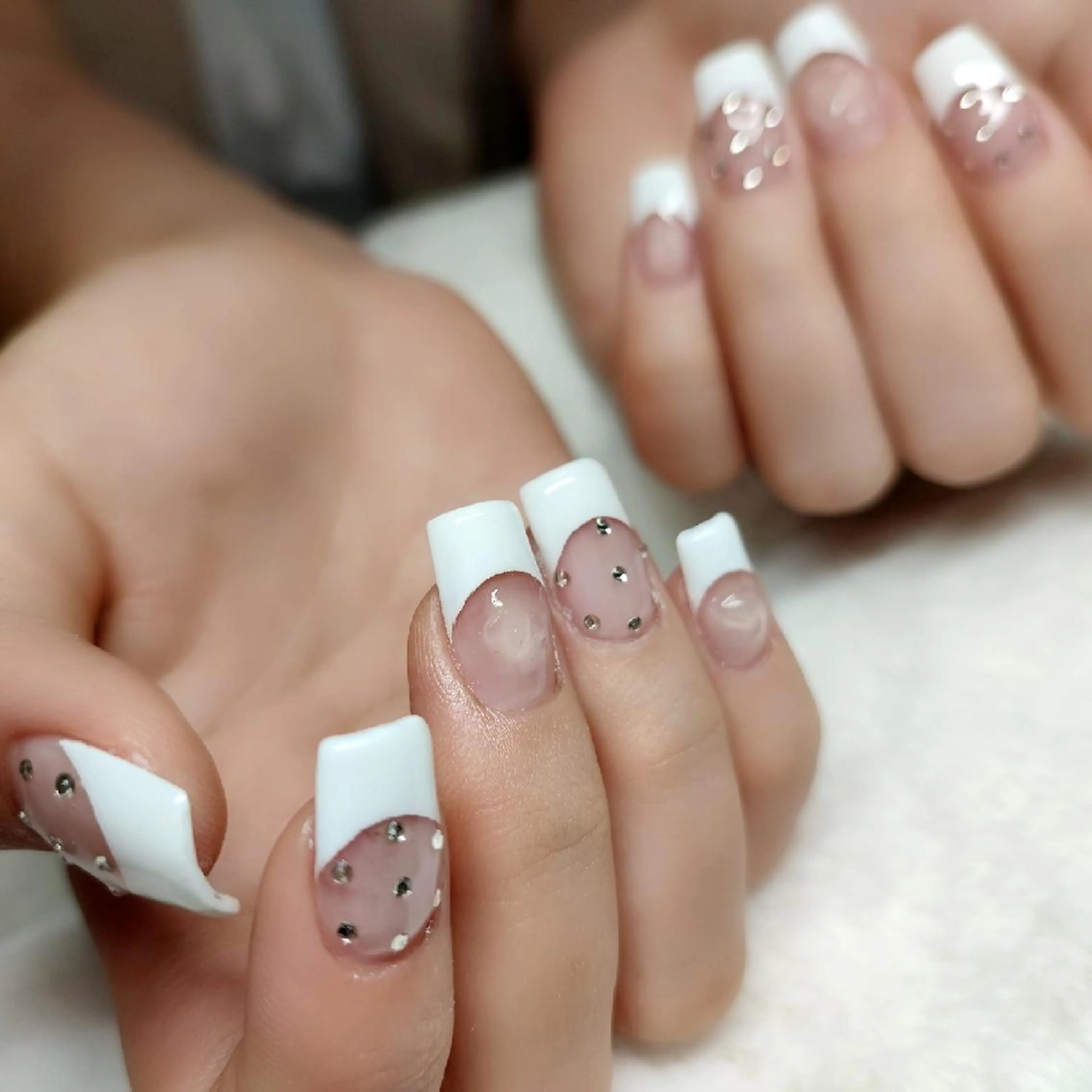 ネイル ハンドネイル RUNWAY 　　の眉毛・アイブロウイメージ