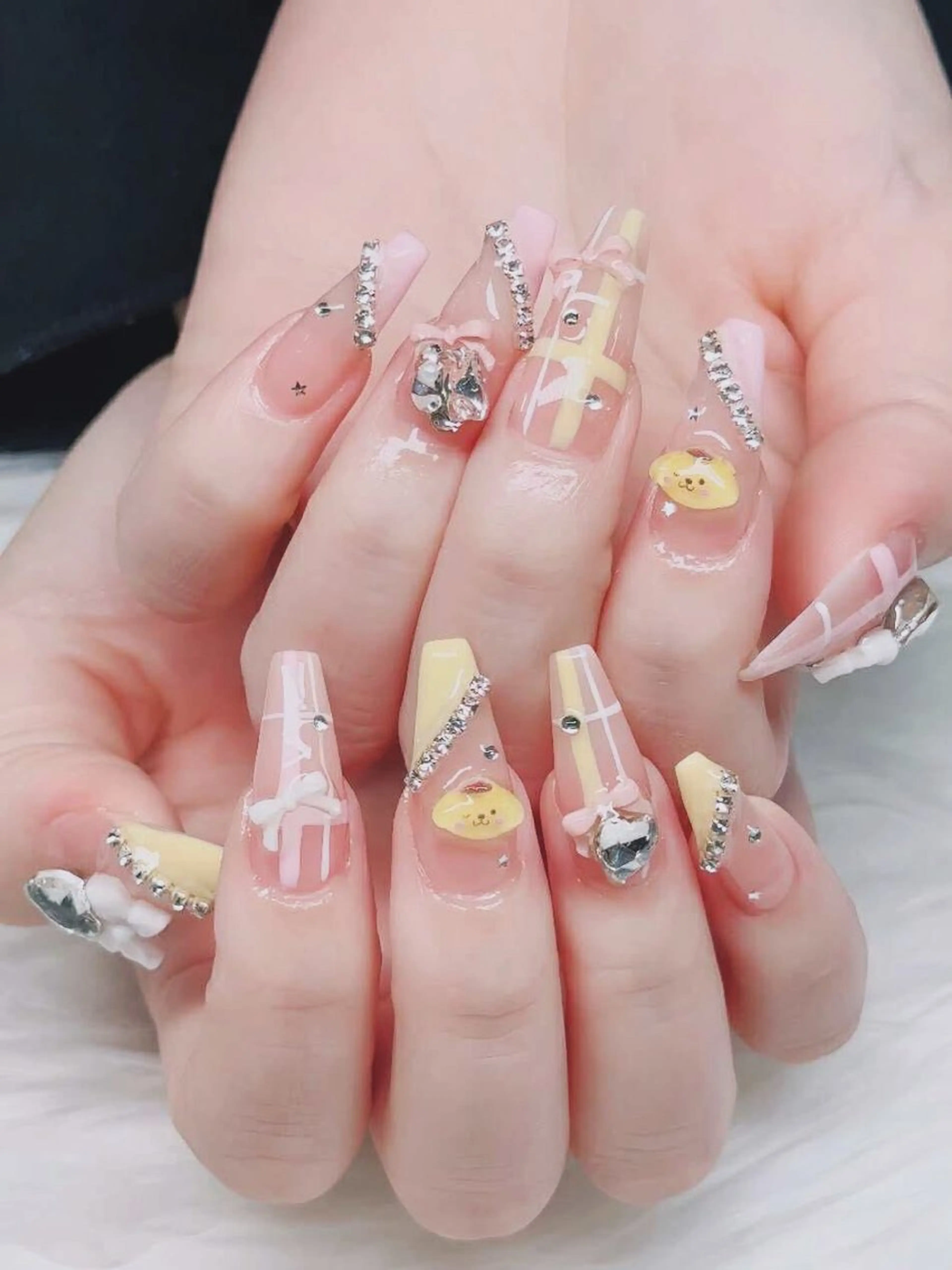 ネイル フットネイル ジェルネイル 韓国ネイル マグネットネイル 持ち込み ハンドネイル Akiko ネイルサロン所属・AKIKO ネイルサロンのネイルデザイン