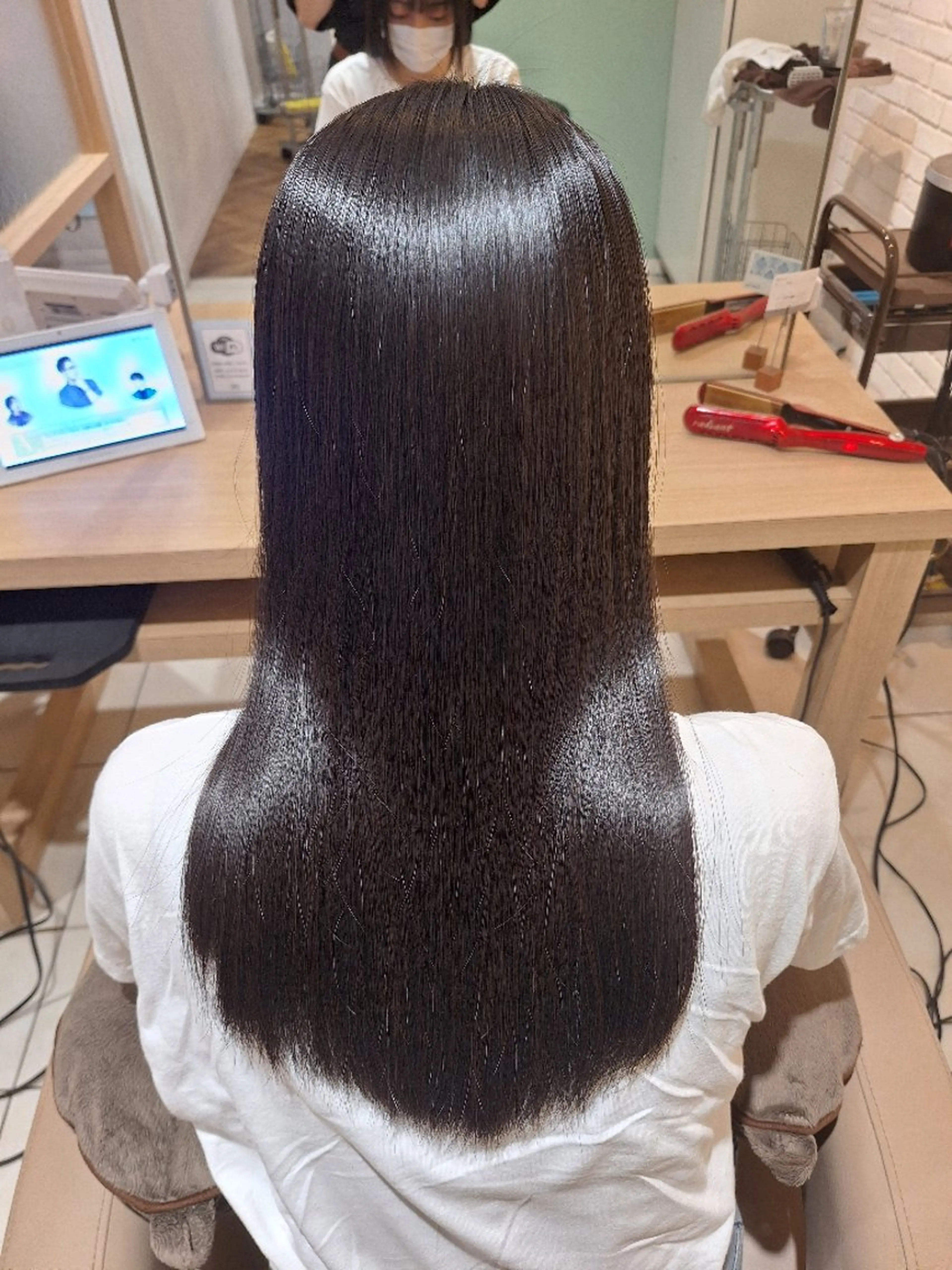 セミロング 艶髪縮毛矯正🪽💫 安田彩愛のヘアスタイル