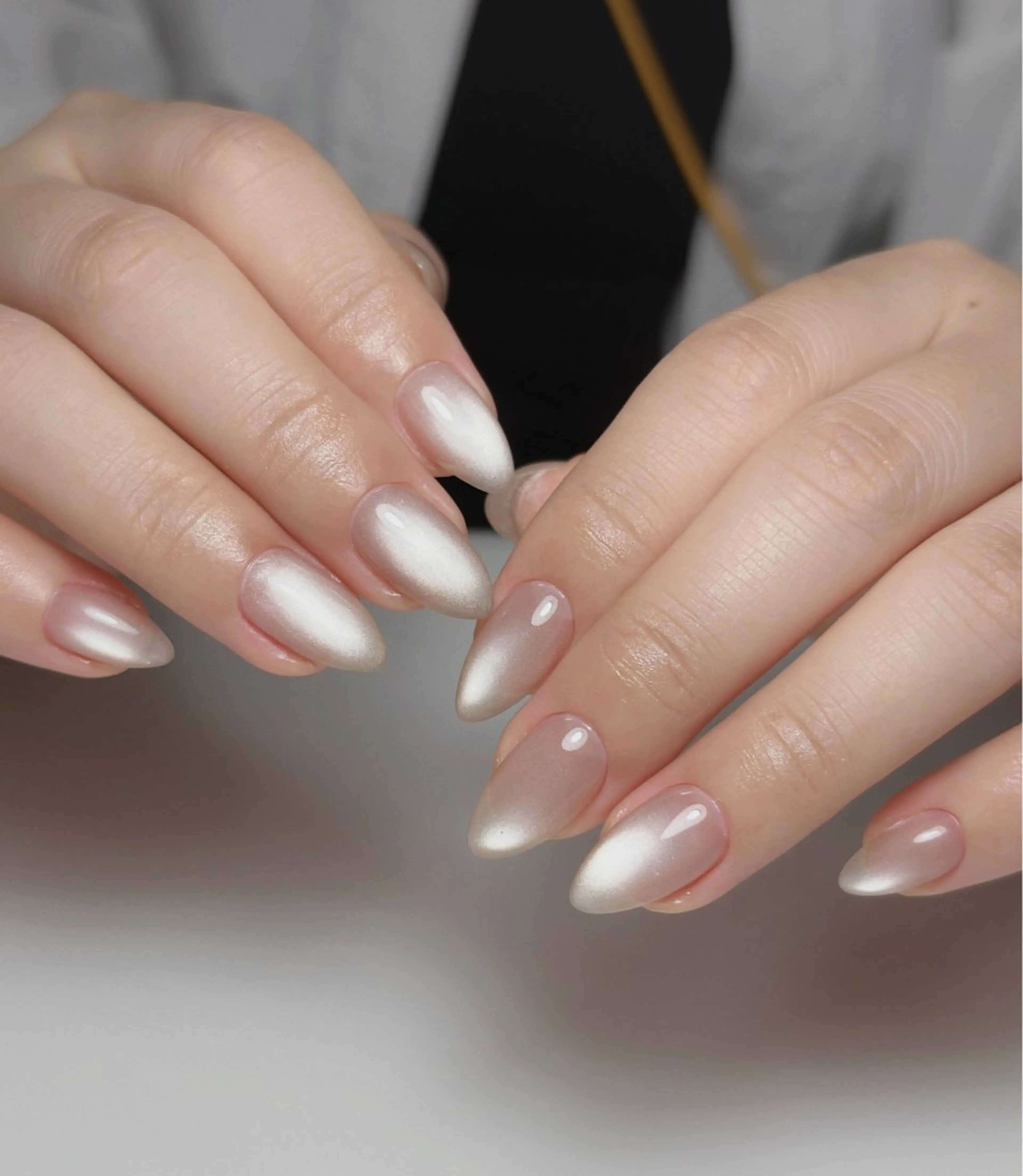 ネイル オーロラネイル 長さ出し フットネイル 韓国ネイル ラメ(グリッター) ハンドネイル 👍thumbs up nail👍のネイルデザイン