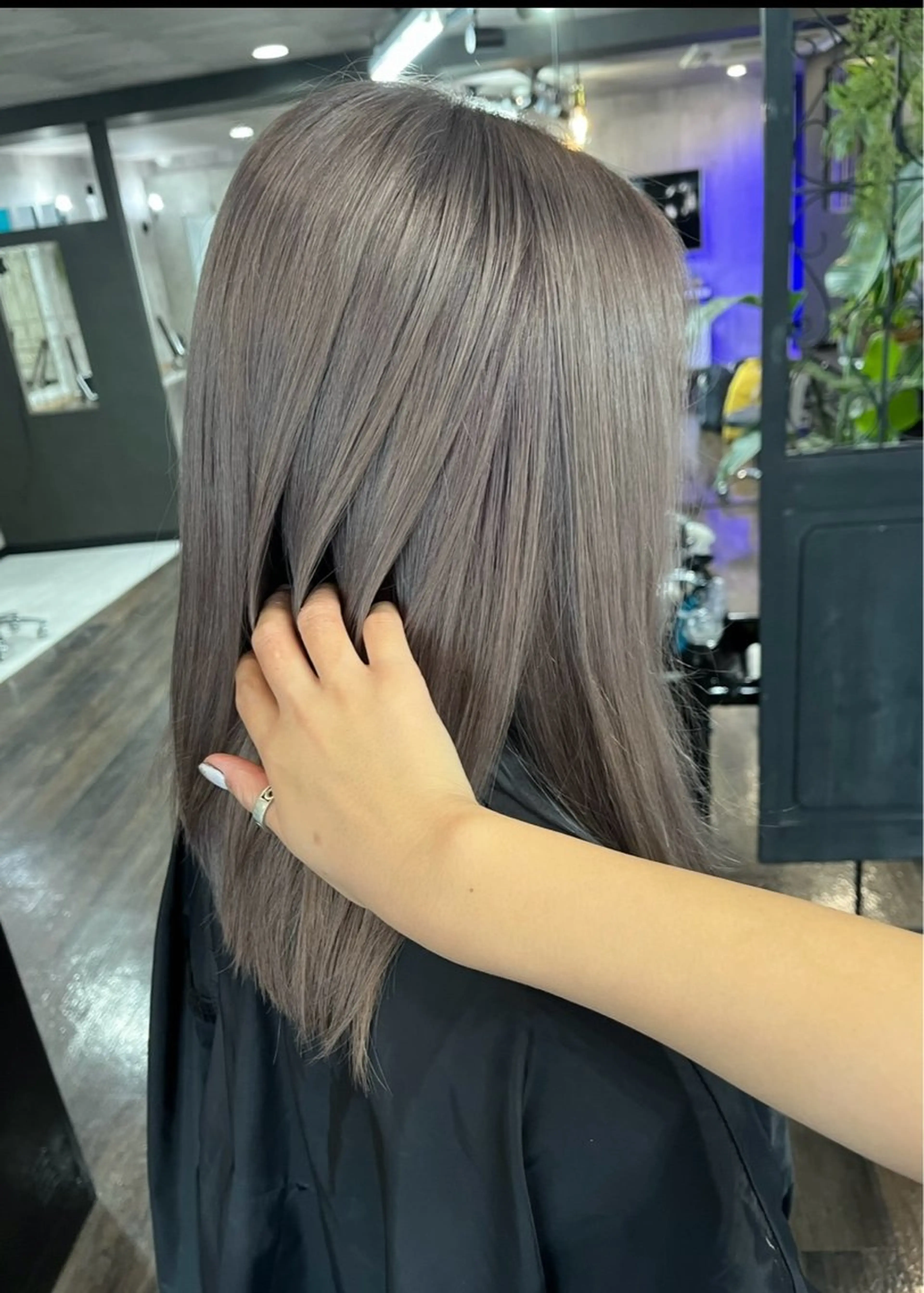 ミディアム ヘアカラー XELVE所属・レイヤーカット特化 💜SARIのヘアスタイル