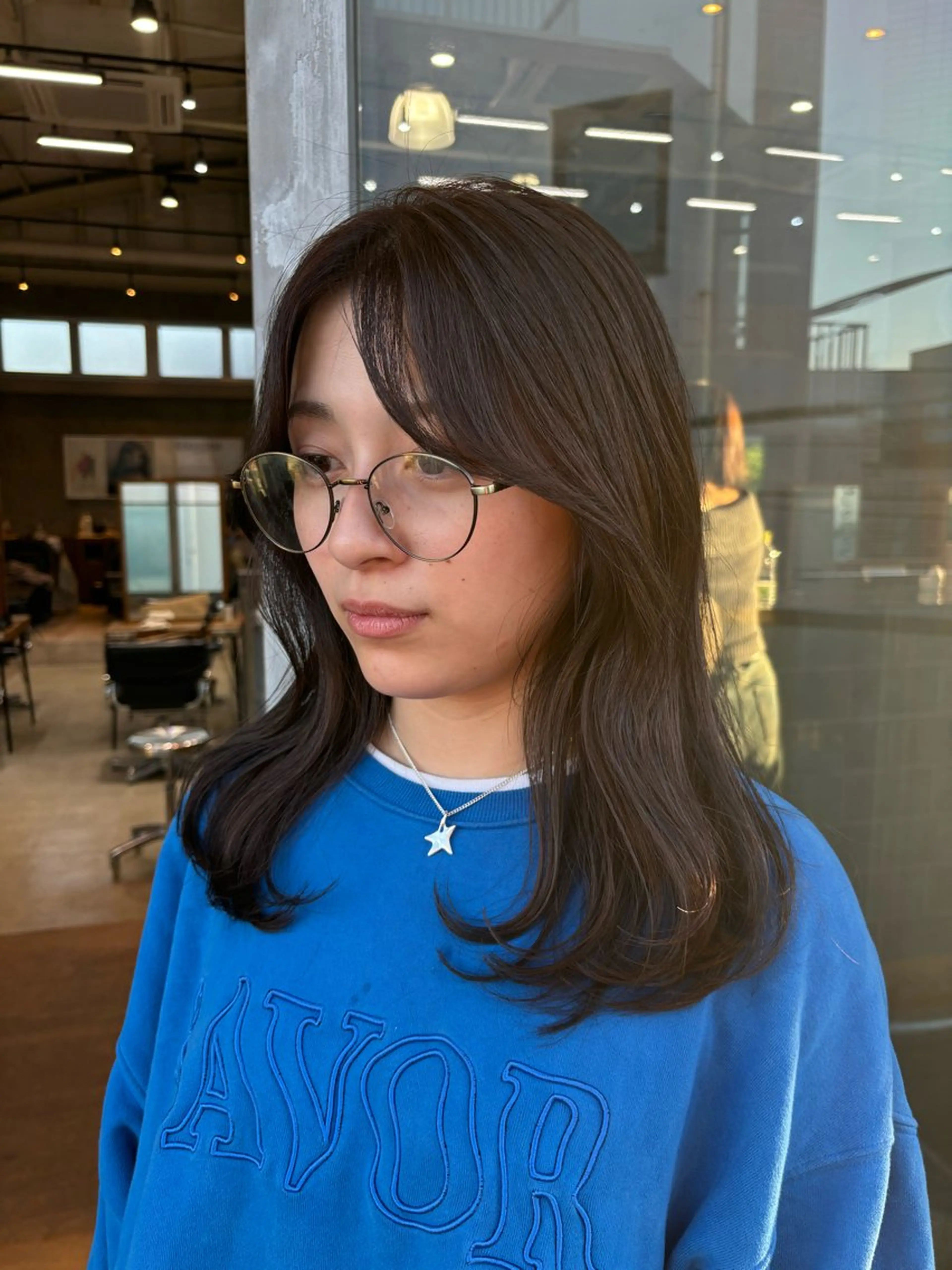 ミディアム カラー パーマ ヘアアレンジ カット ヘアカラー トリートメント ヘッドスパ ヘアセット 押切 響 のヘアスタイル