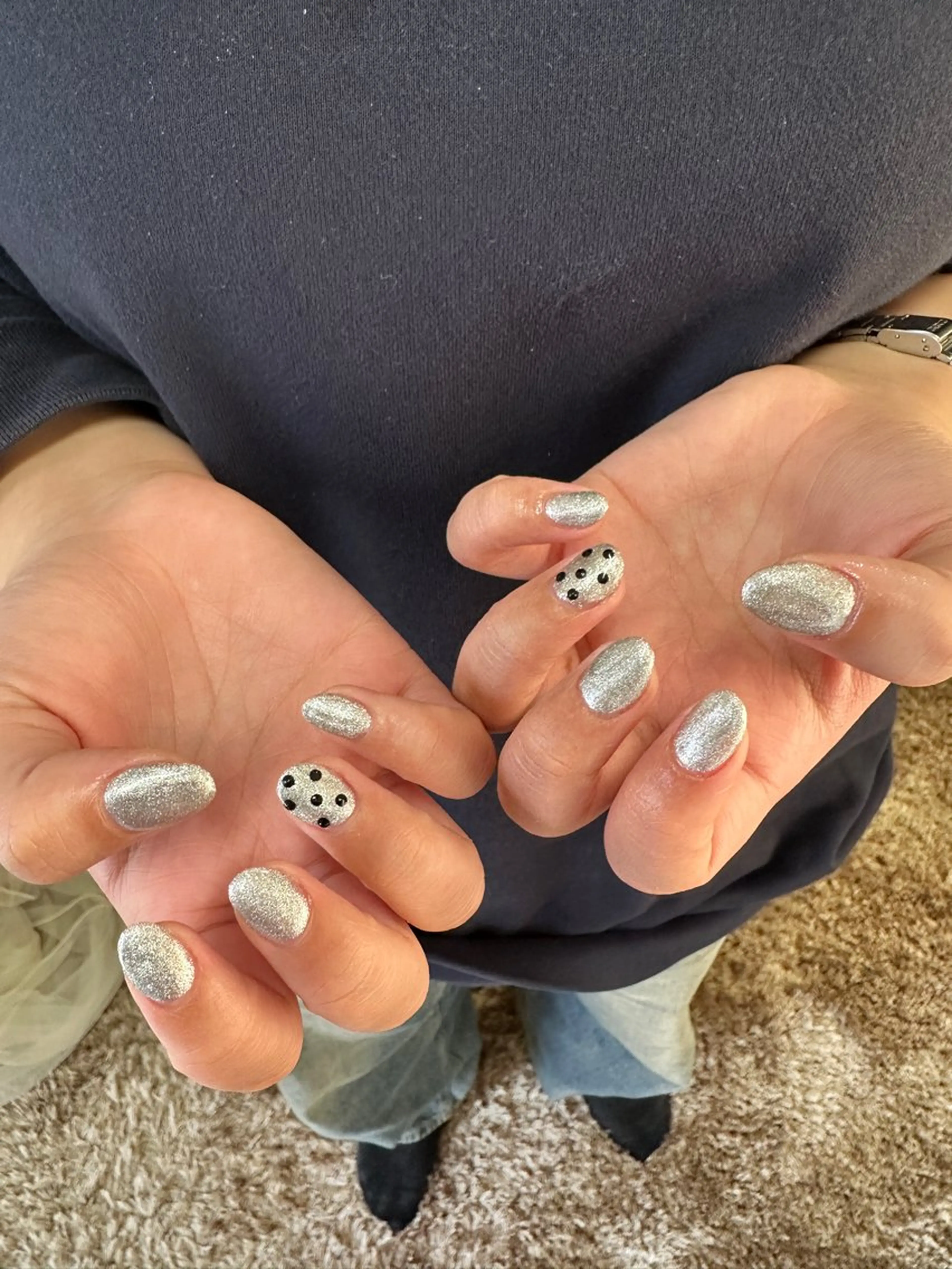 ネイル ドット シルバー ハンドネイル ハンドケア POLISH サナのネイルデザイン