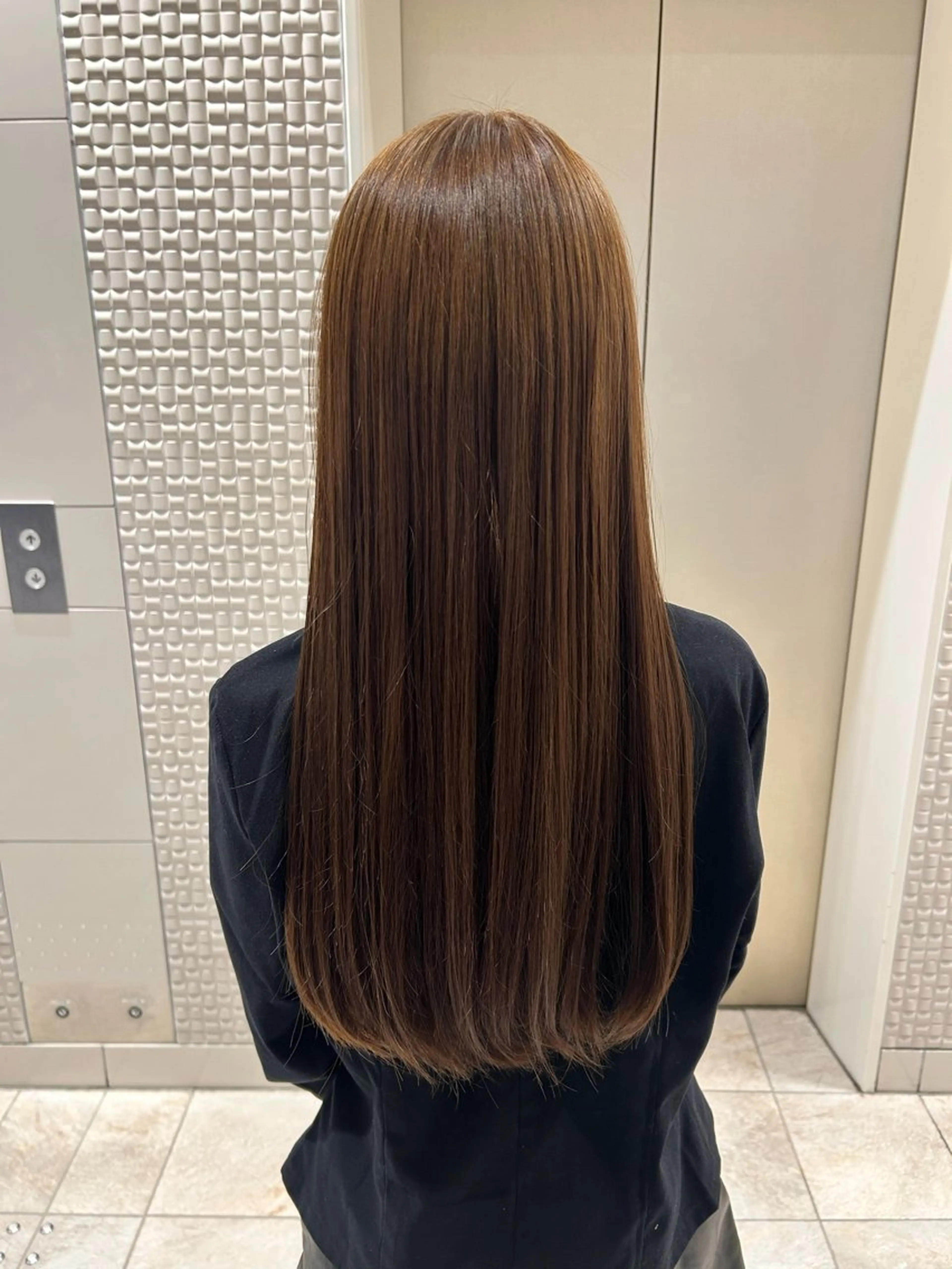 ロング ヘアカラー ここな Un amiのヘアスタイル
