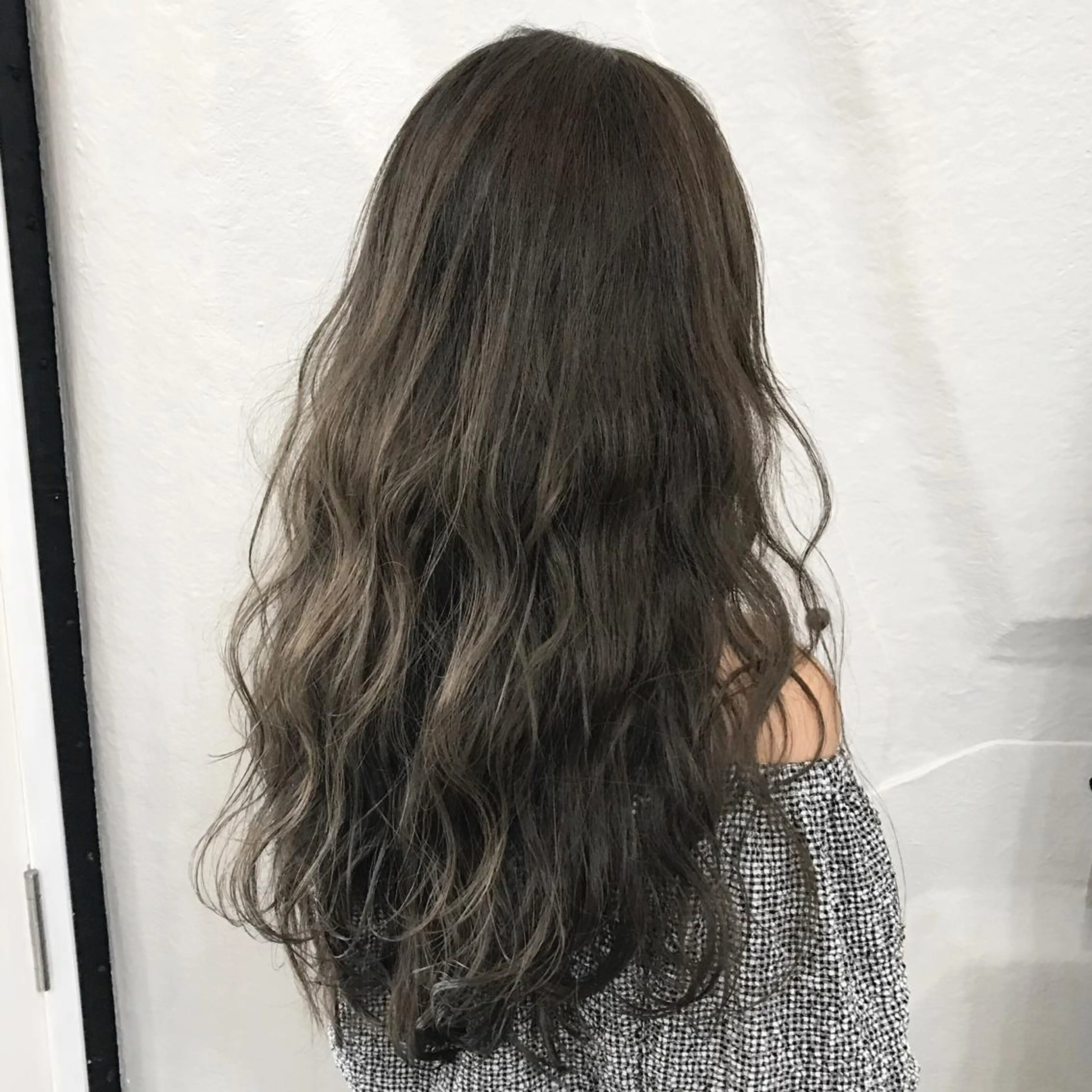 ロング カラー ブリーチ グレージュ ラベンダーカラー ラベンダーグレージュ ラベンダーグレー サロウィン所属・K-POP好き美容師 🇰🇷Kai.Yのヘアスタイル